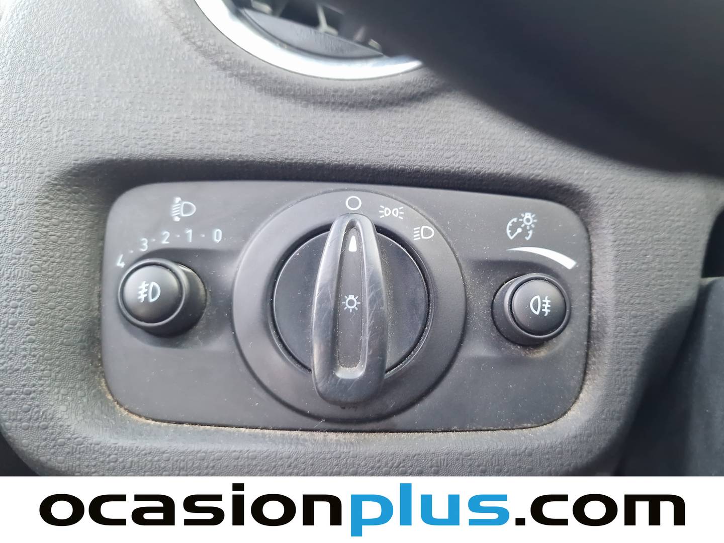 Extras y acabados del Ford Fiesta Ford Fiesta 1.6 TDCI Trend (95 CV)