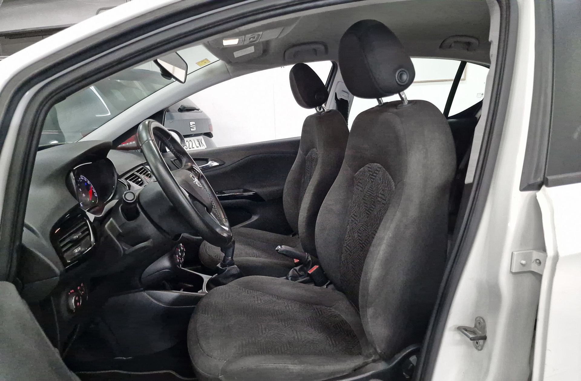 Opel Corsa 1.4 Selective - foto 9