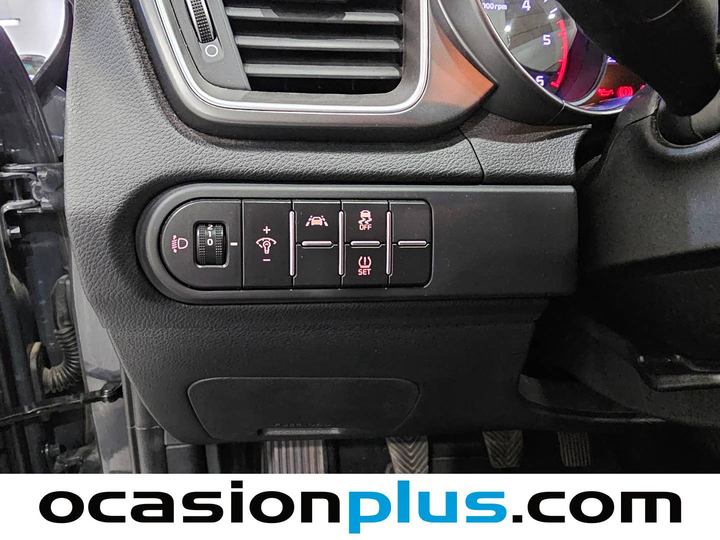 Equipamiento del KIA XCeed KIA XCeed 1.6 MHEV Drive iMT (136 CV)
