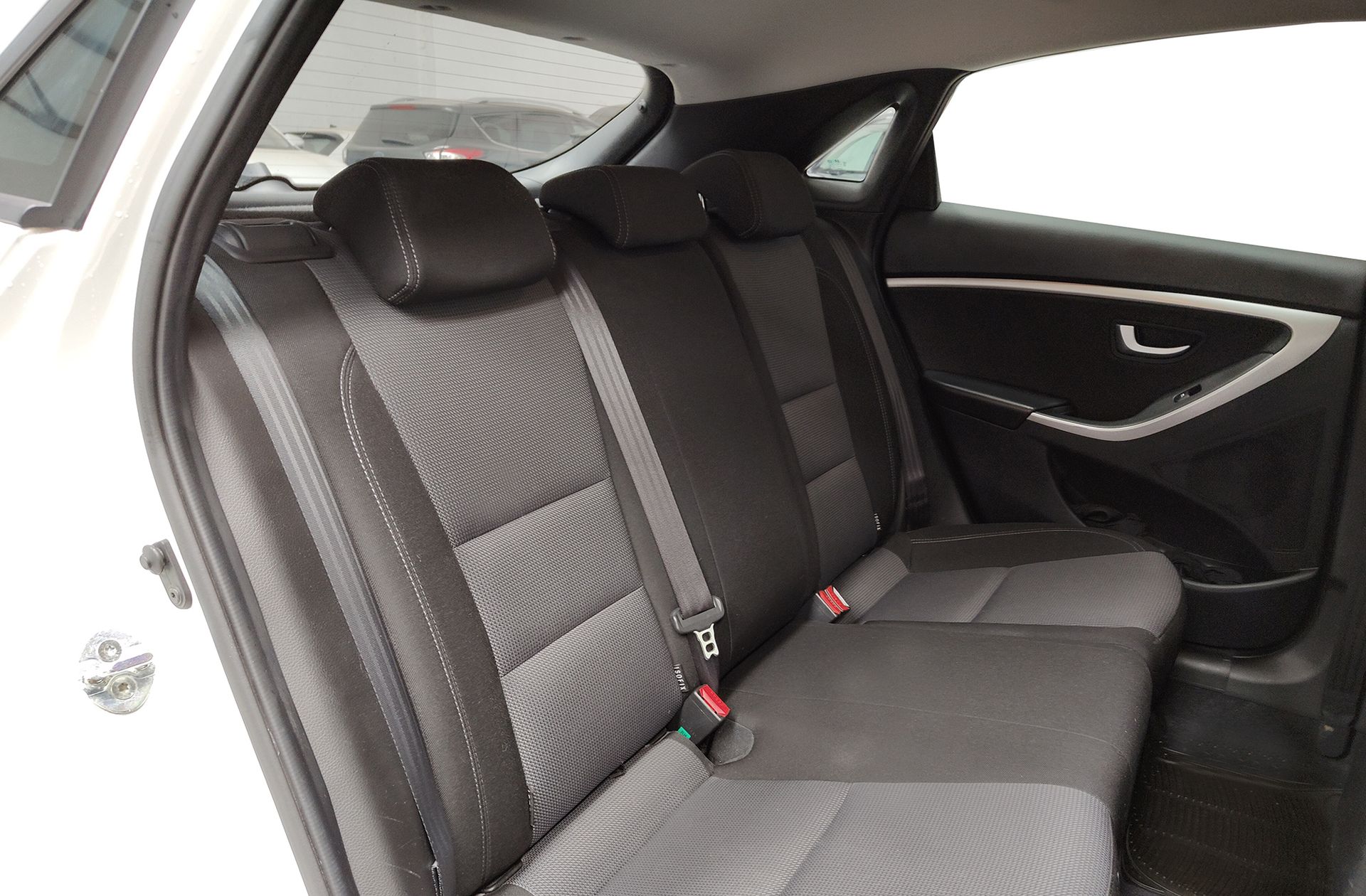 Hyundai i30 1.6 GDi BlueDrive Tecno - foto 13