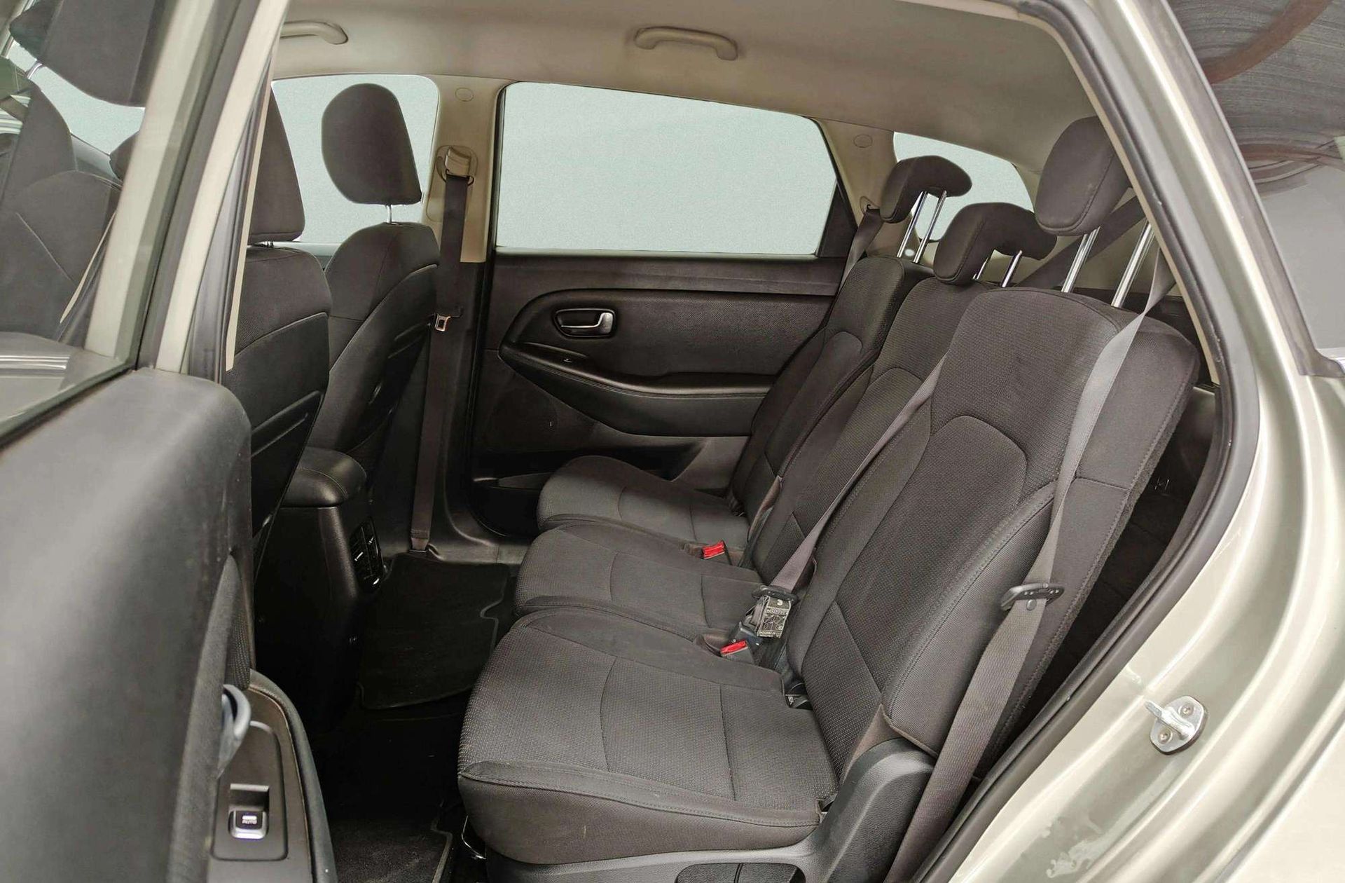 Kia Carens 1.6 GDi Uefa Euro 2016 Eco-Dynamics - foto 12