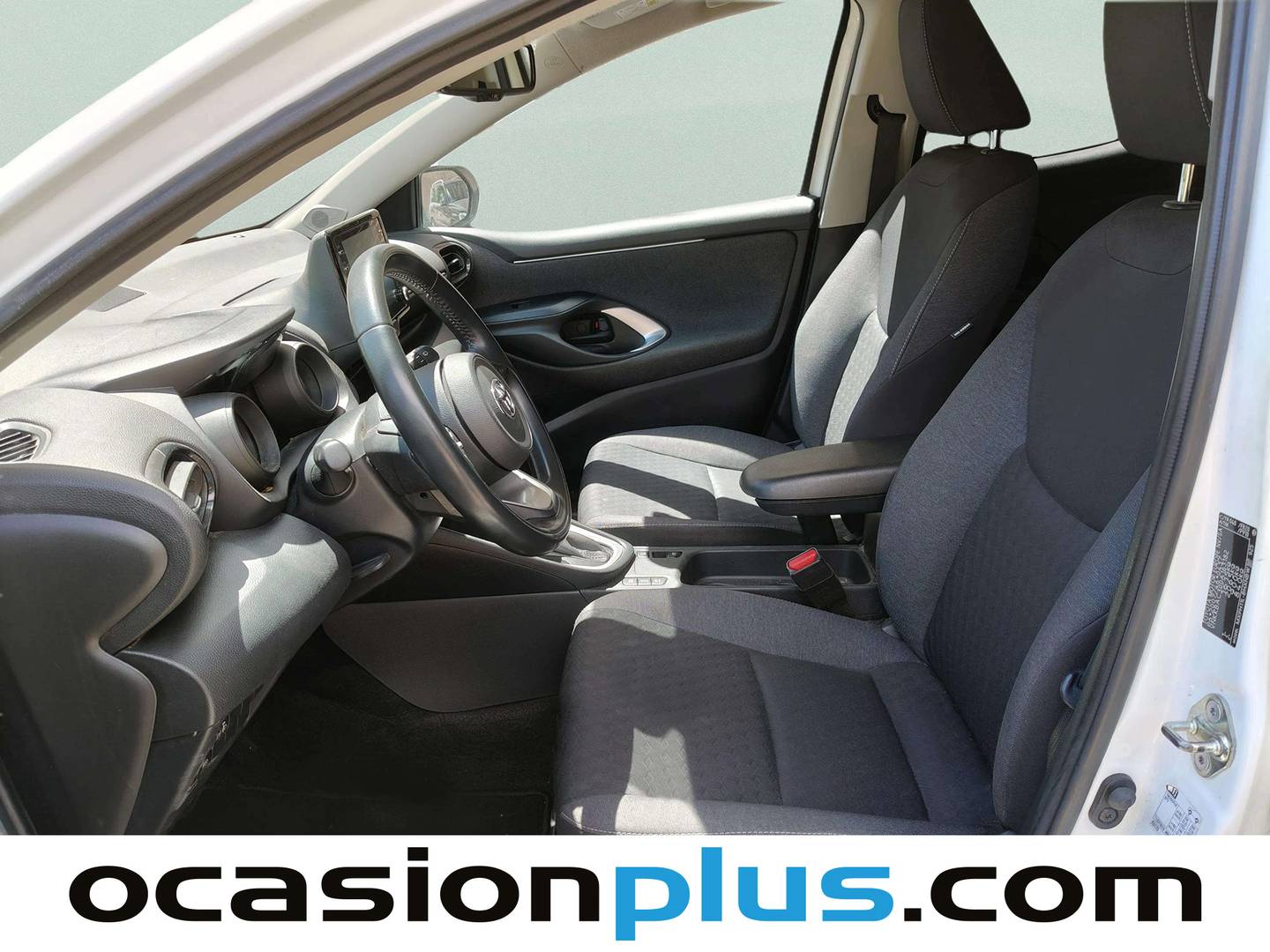 Foto asientos delanteros Toyota Yaris Toyota Yaris 120H Business Plus (116 CV)