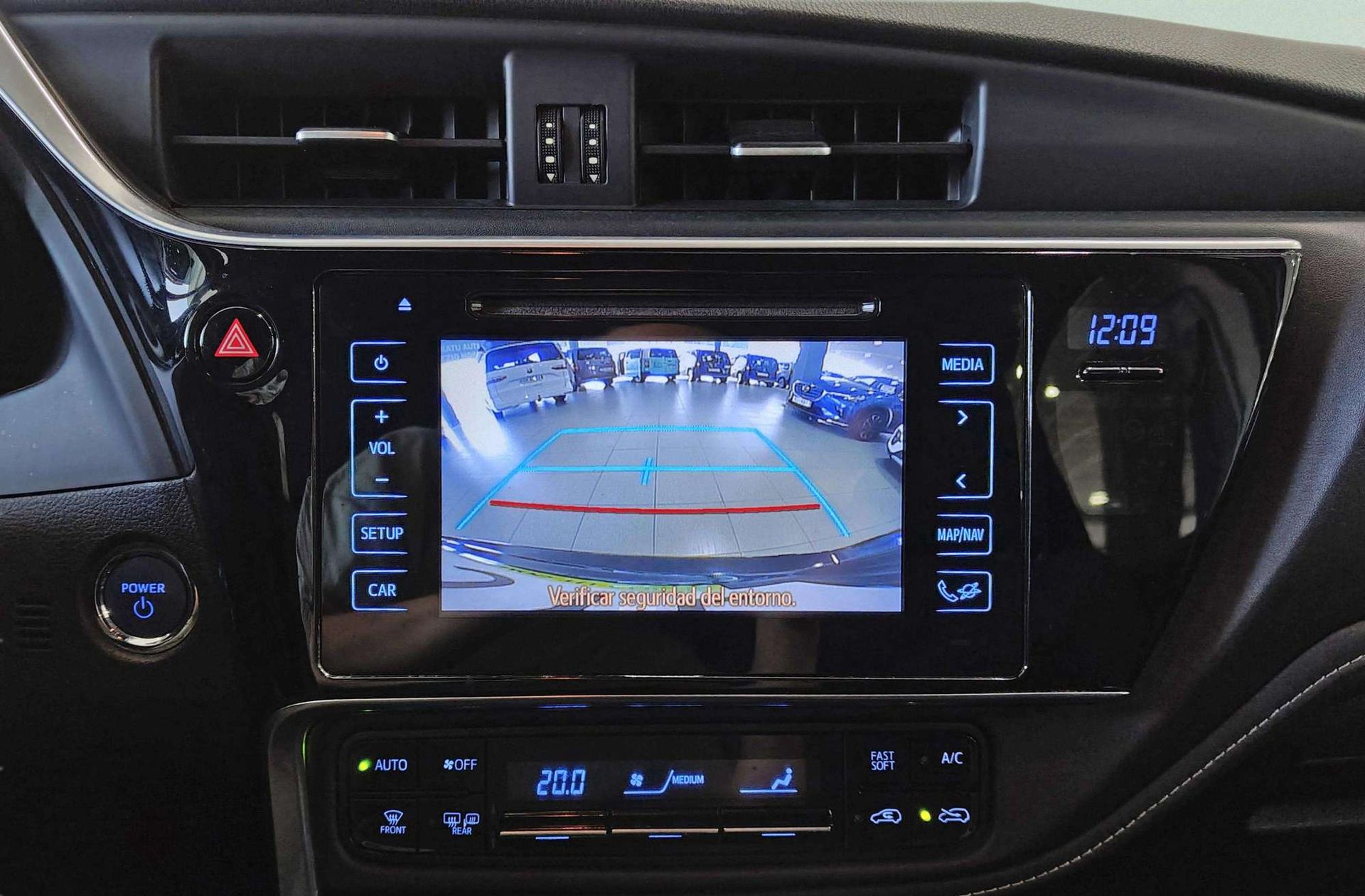 Toyota Auris 140H Touring Sports Active - foto 7