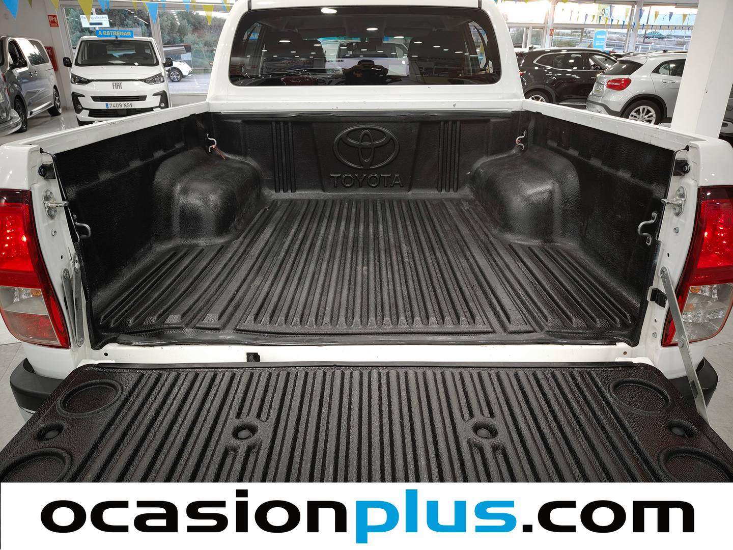 Fotos maletero Toyota Hilux Toyota Hilux 2.8 D-4D Doble Cabina VX (204 CV)