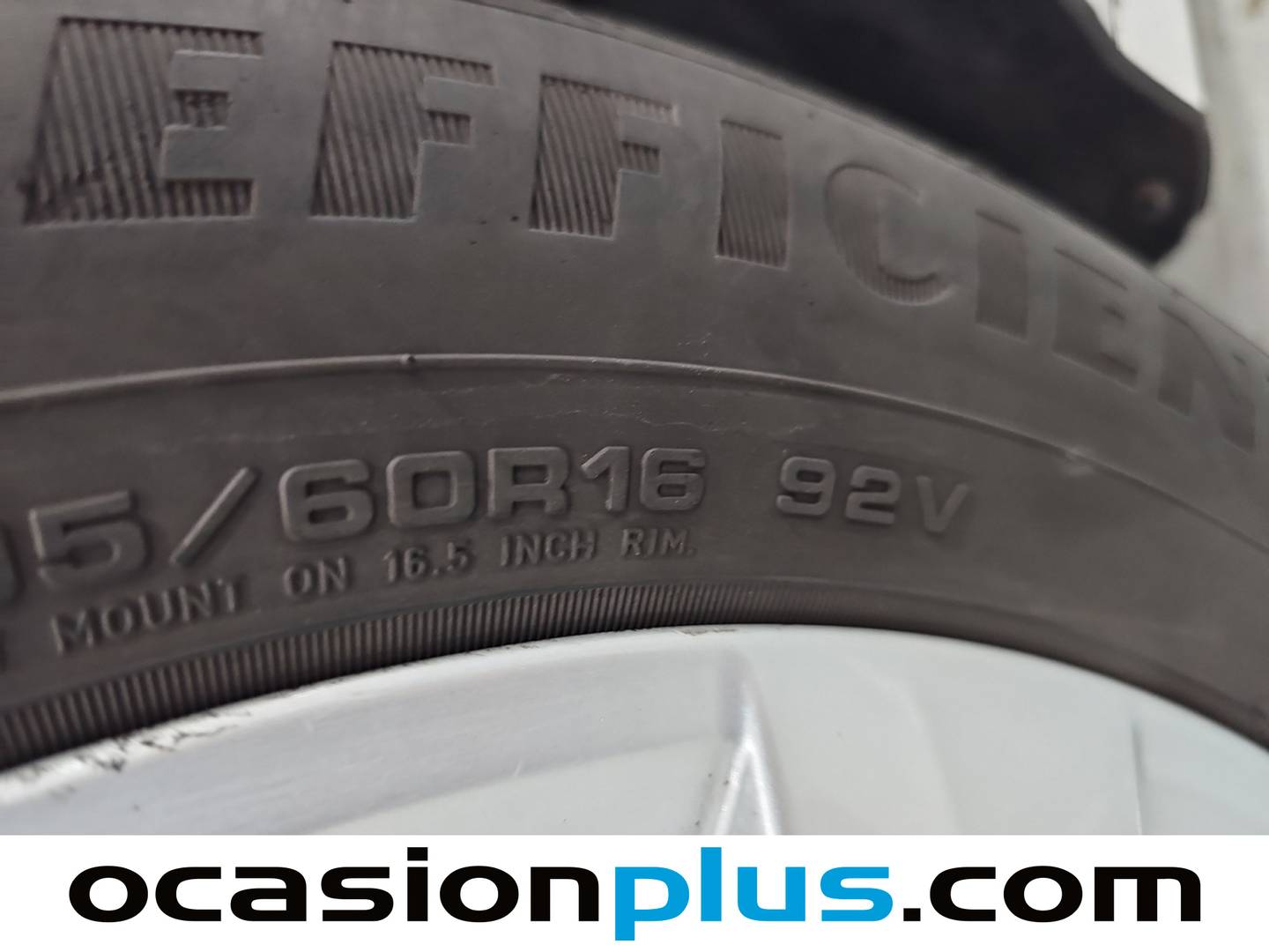 Foto Skoda Kamiq Skoda Kamiq 1.0 TSI Emotion DSG (110 CV)