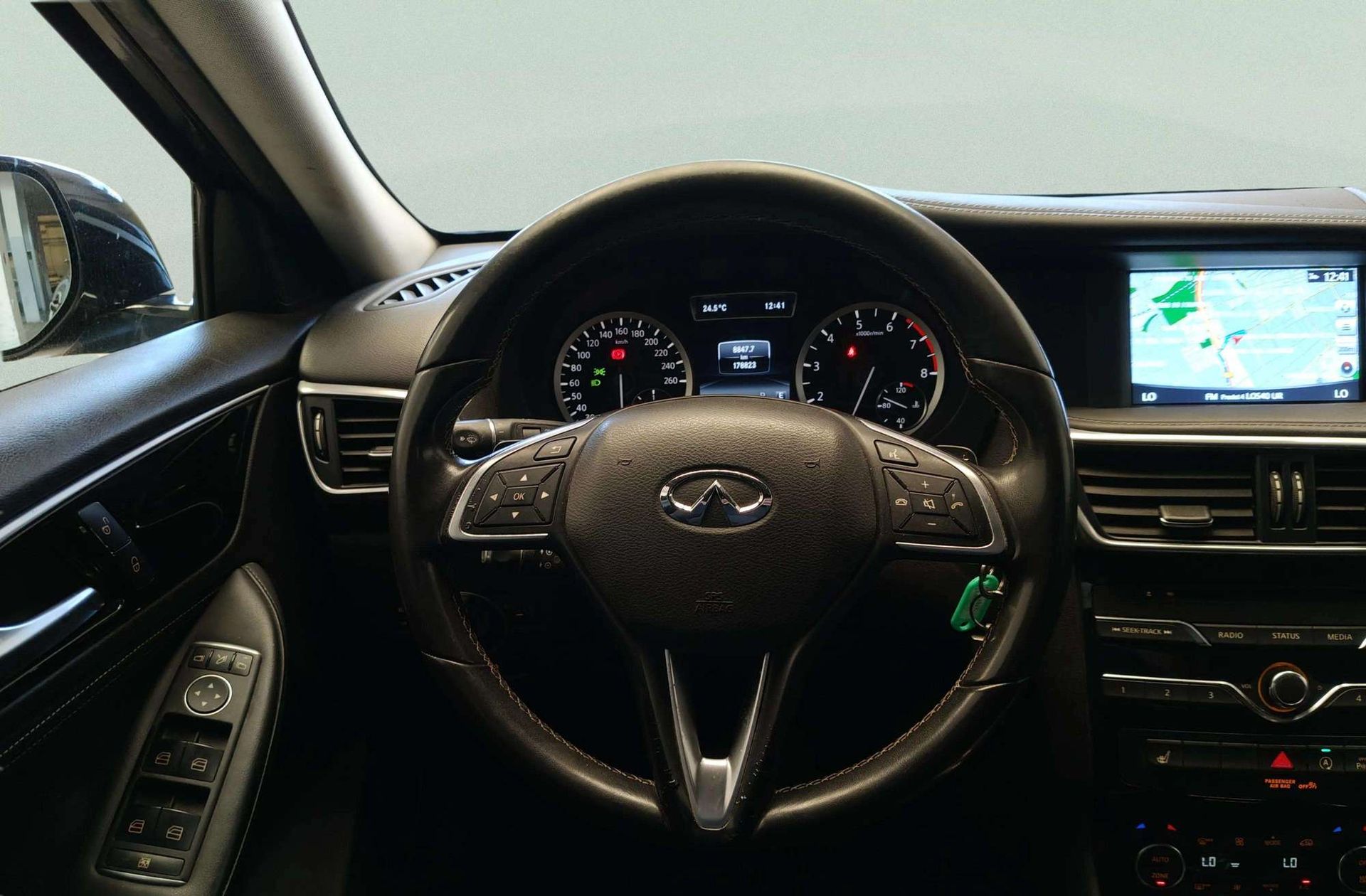 Infiniti Q30 1.6 TC Premium 7DCT - foto 25
