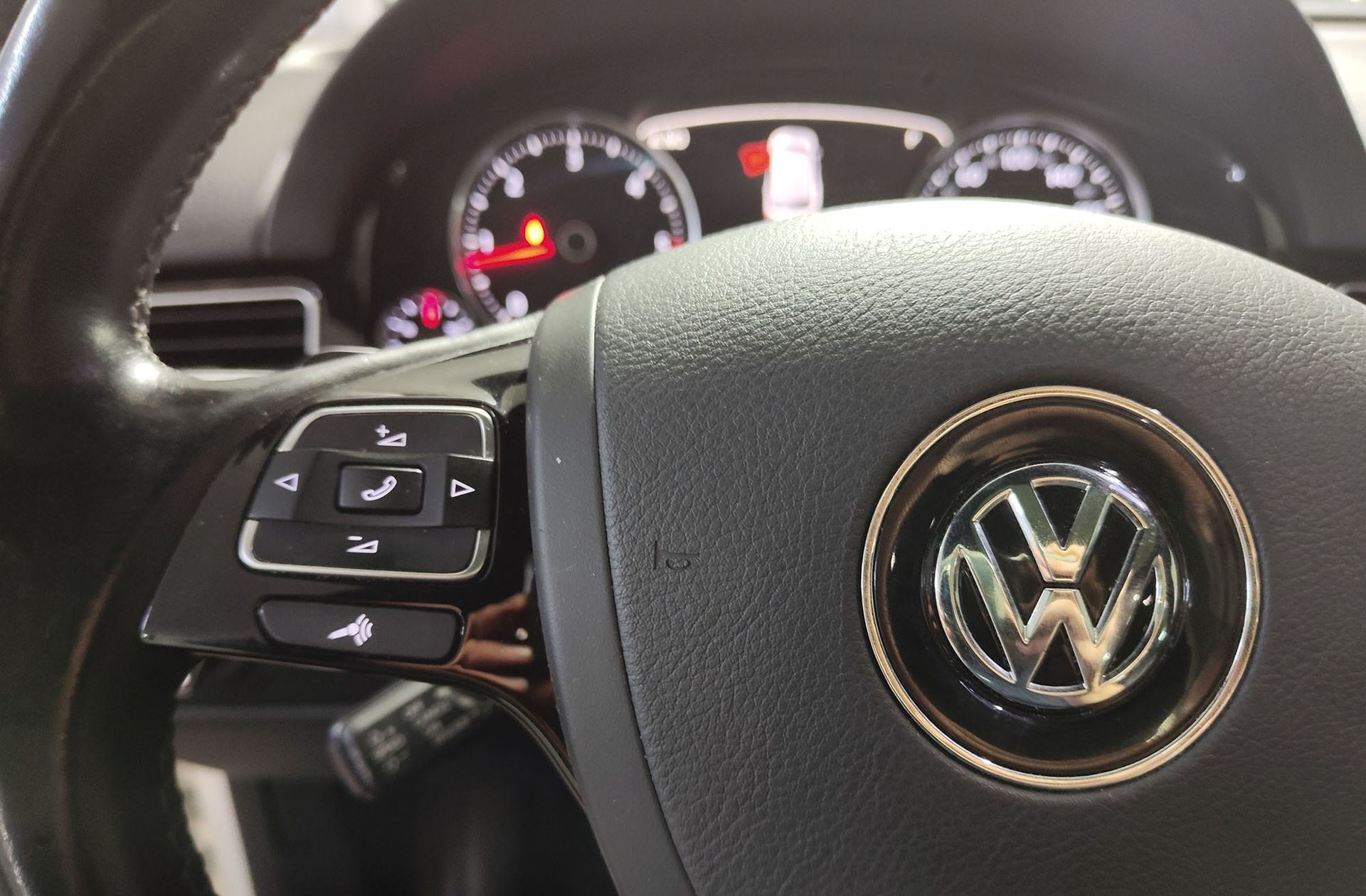 Volkswagen Touareg R-Line 3.0 TDI BMT Tiptronic - foto 39