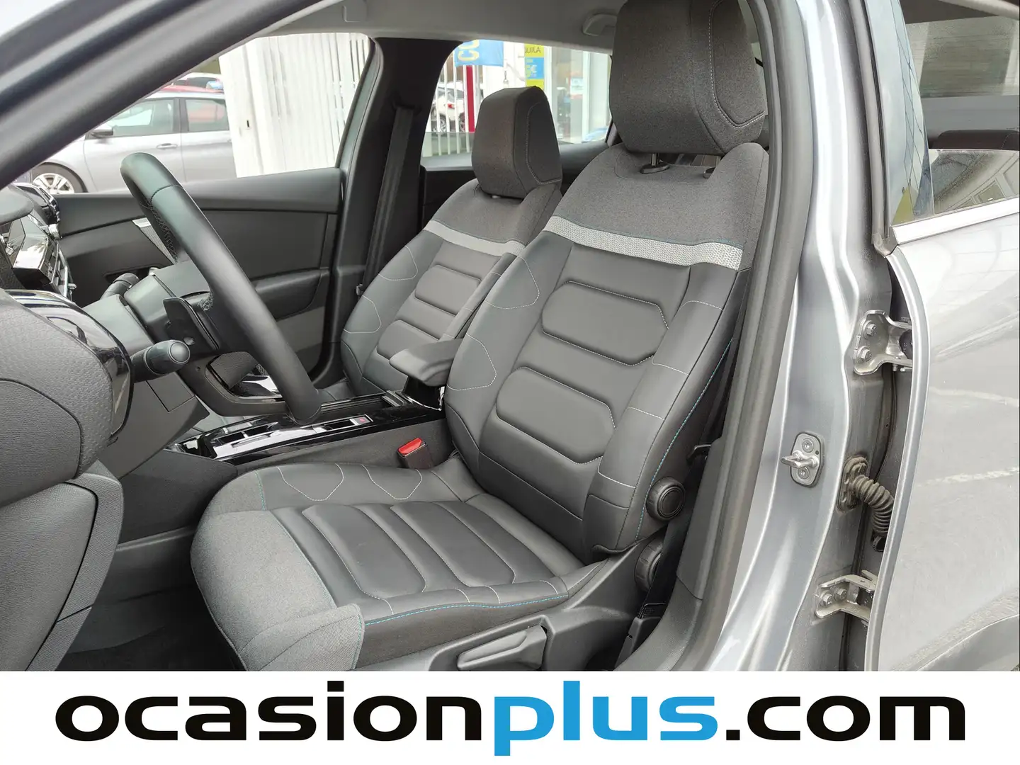 Foto Citroën C4 X Citroen C4 X BlueHDi 130 S&S Max EAT8 (131 CV)