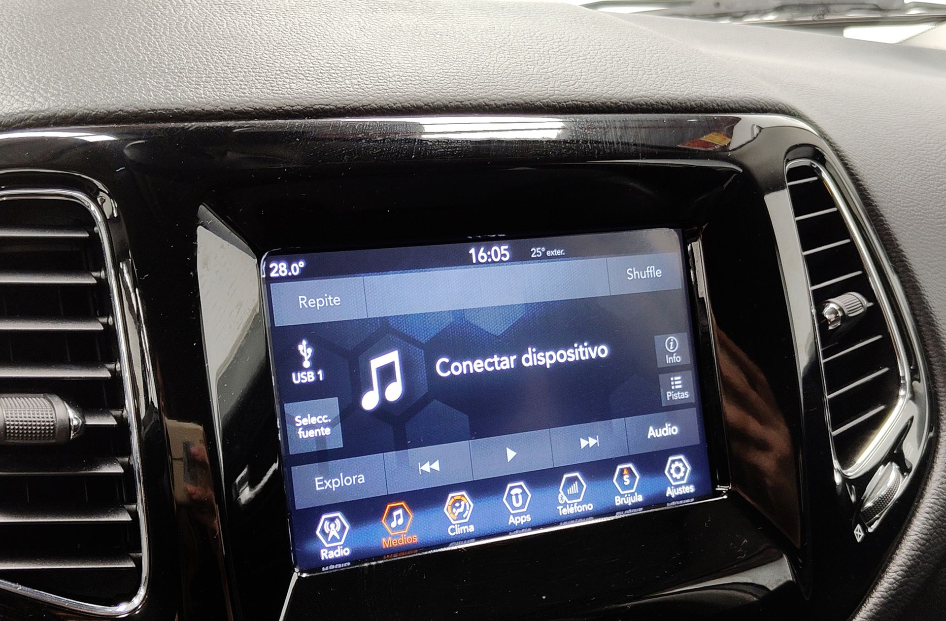 Jeep Compass 1.4 MultiAir Limited 4x4 AD - foto 32