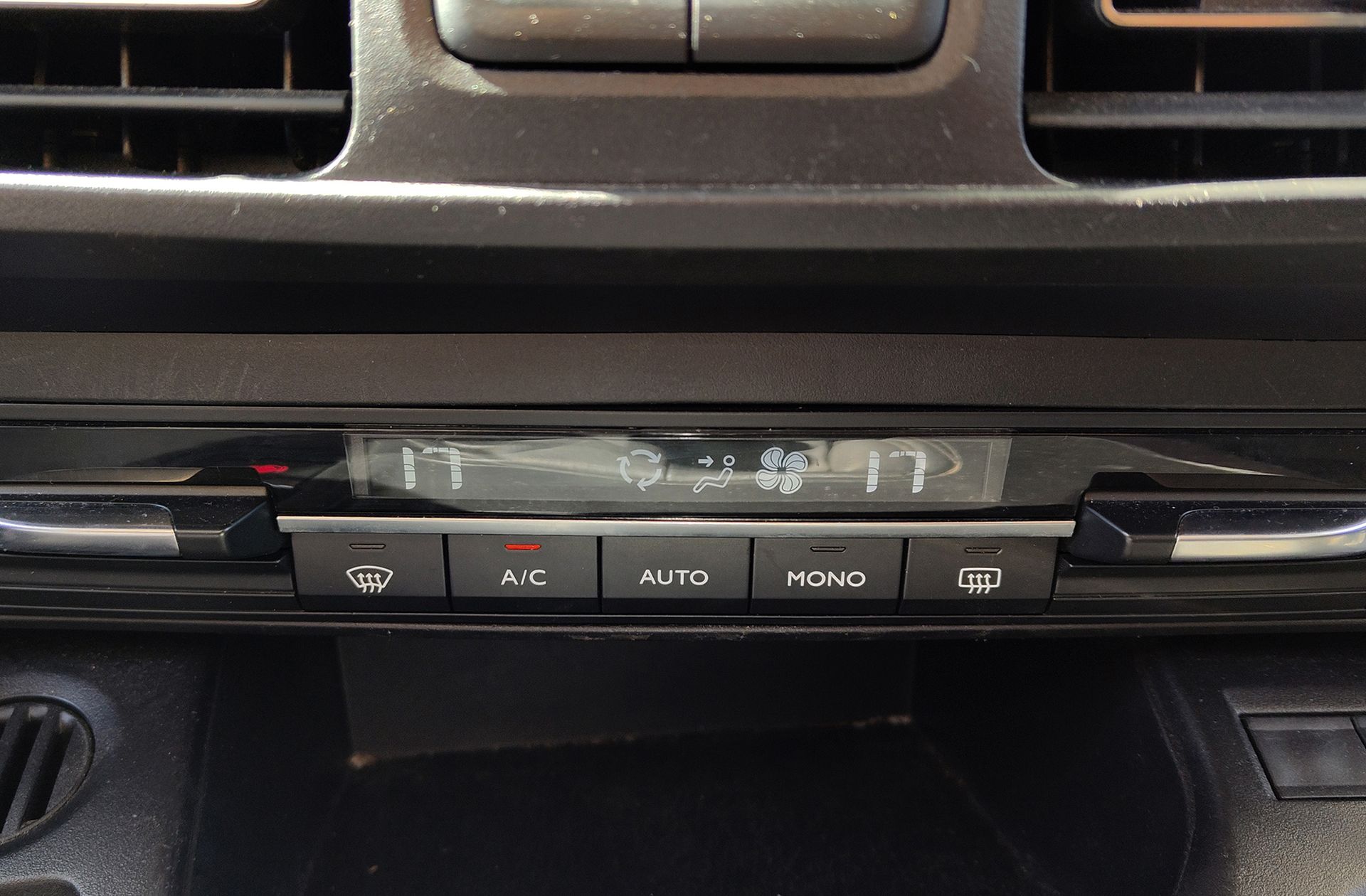 Peugeot Rifter BlueHDi 100 Allure Standard - foto 28