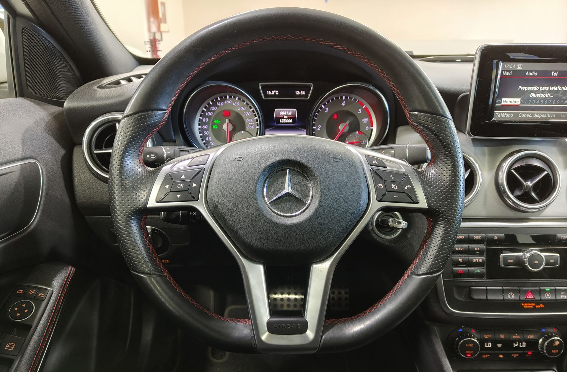 Mercedes-Benz GLA 200 d AMG Line - foto 26
