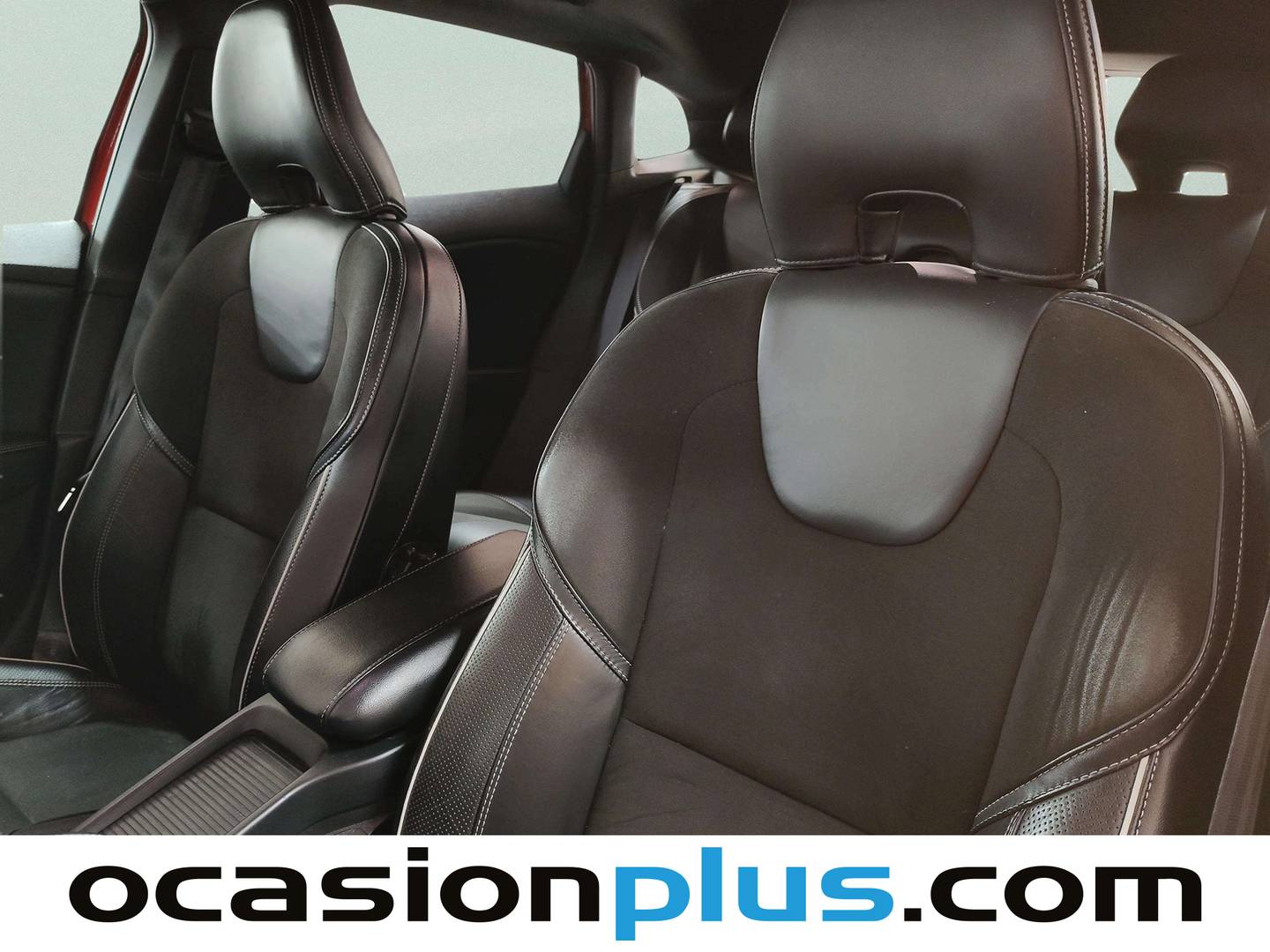 Extras y acabados del Volvo V40 Volvo V40 D4 R-Design Momentum Auto (190 CV)