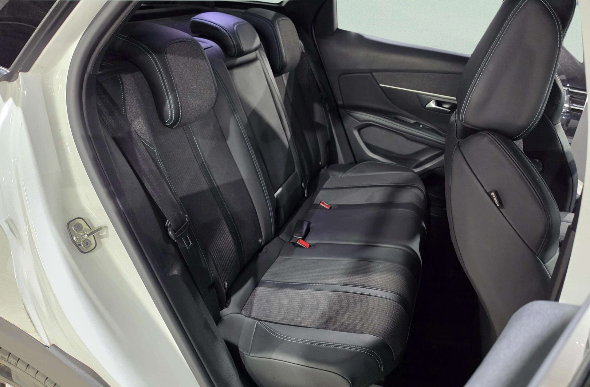 Peugeot 3008 PureTech 130 Allure Pack - foto 19