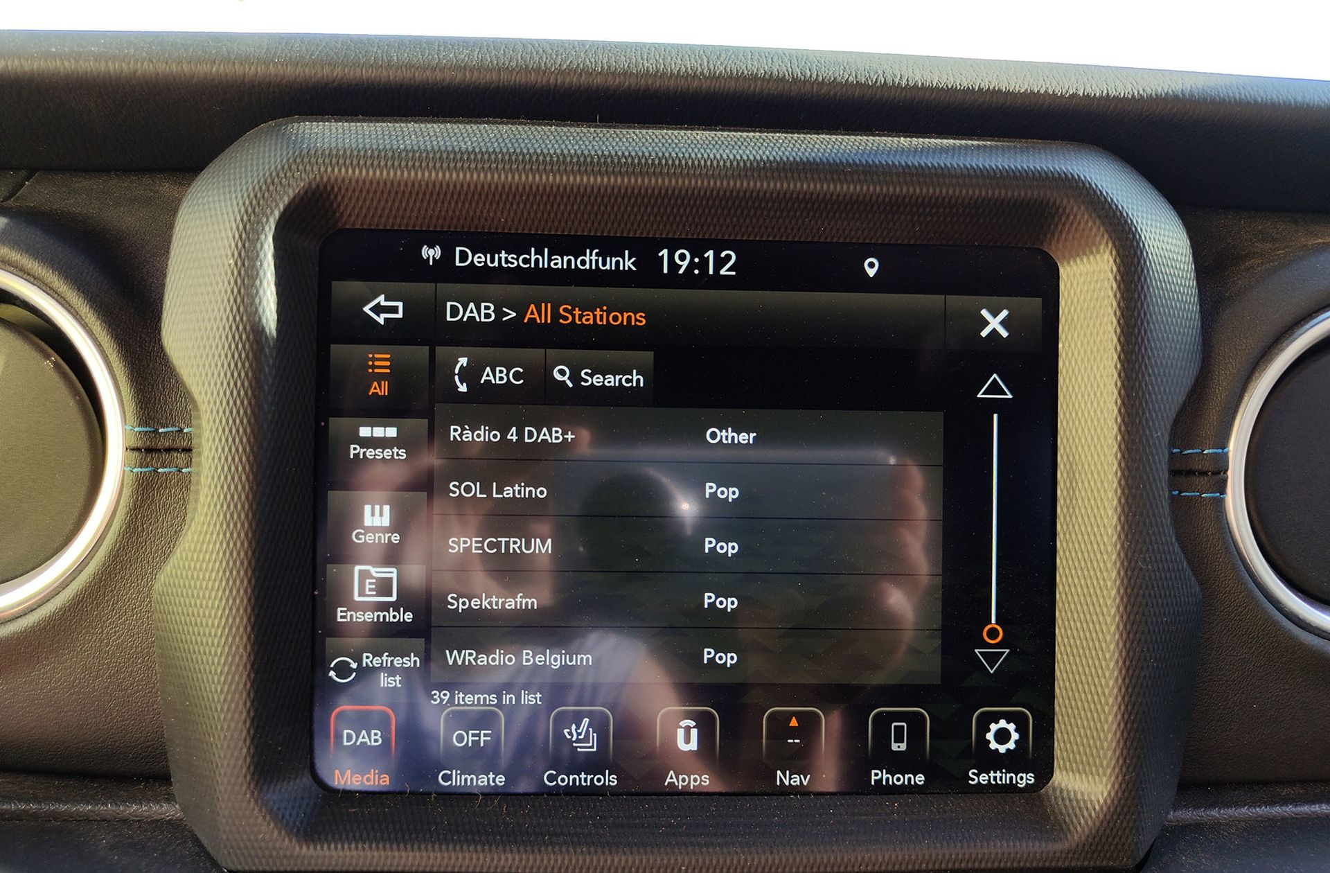 Jeep Wrangler 2.0 Rubicon 8ATX - foto 34