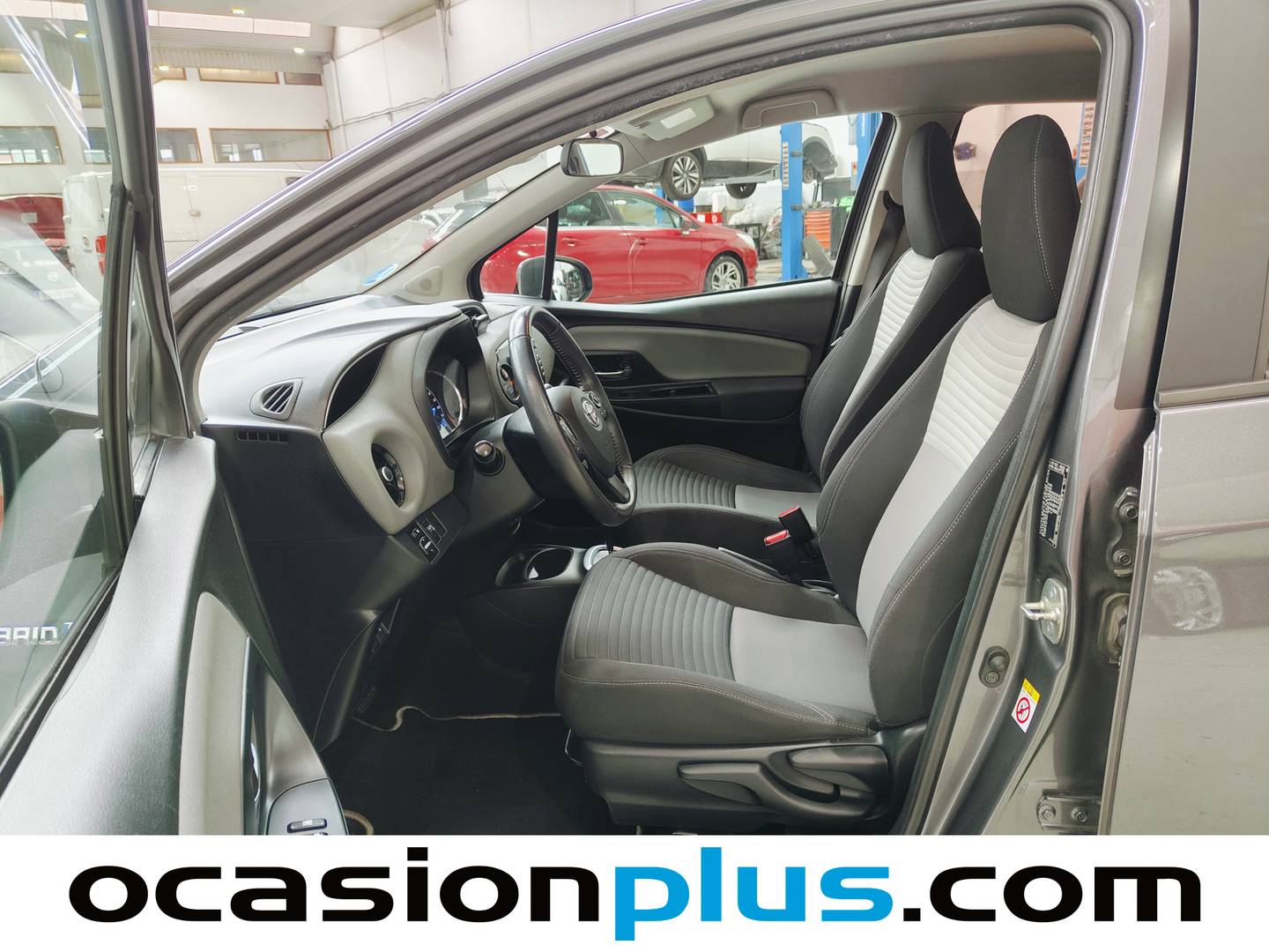 Foto asientos delanteros Toyota Yaris Toyota Yaris 1.5 Hybrid Active (100 CV)