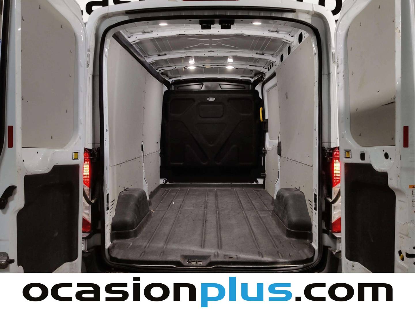 Foto asientos traseros Ford Transit Ford Transit Furgon Diesel 350 L3H2 Trend RWD 96 kW (130 CV)