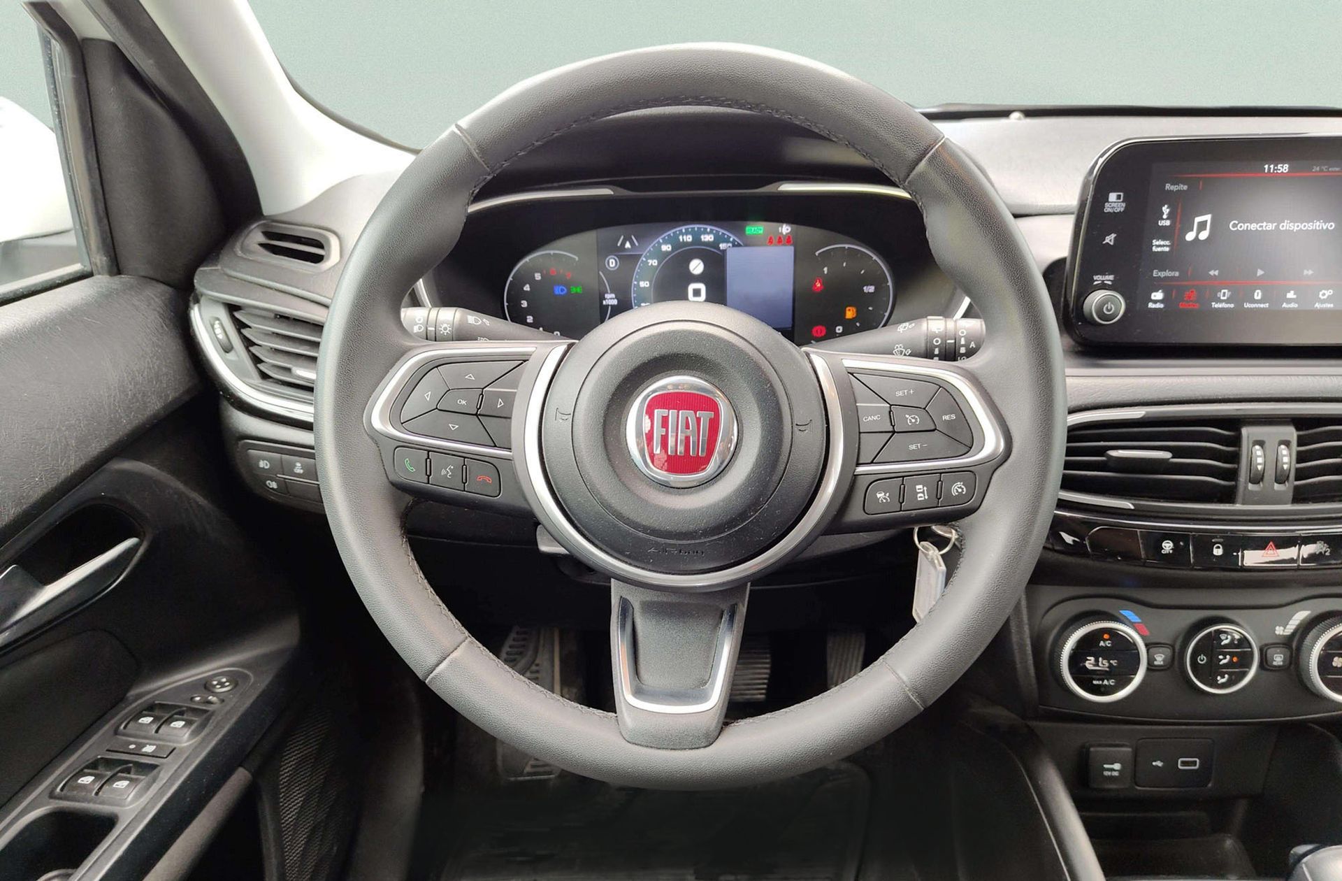 Fiat Tipo 1.5 Hybrid Cross DCT - foto 22