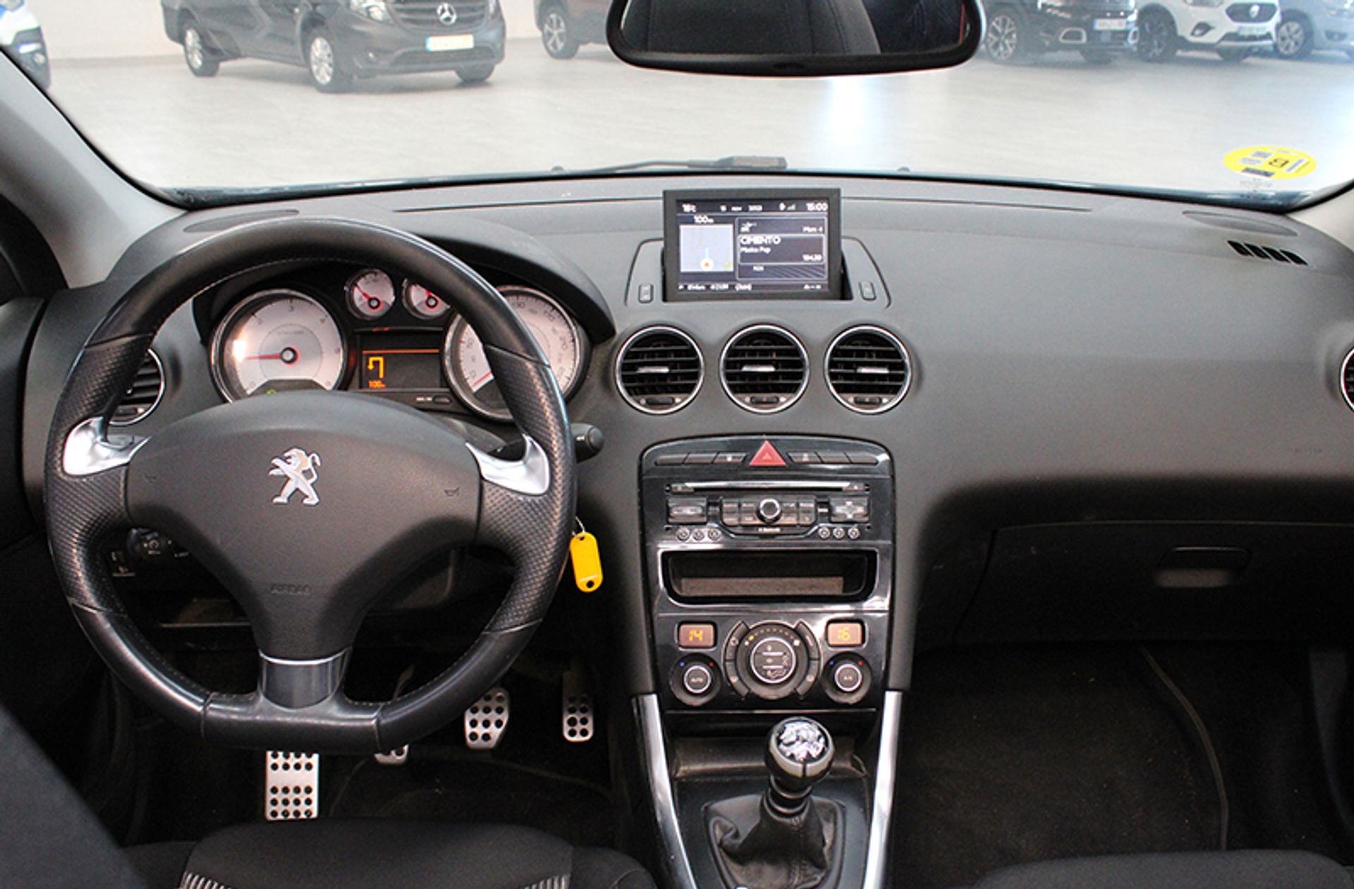 Peugeot 308 CC 2.0 HDi Active FAP - foto 9