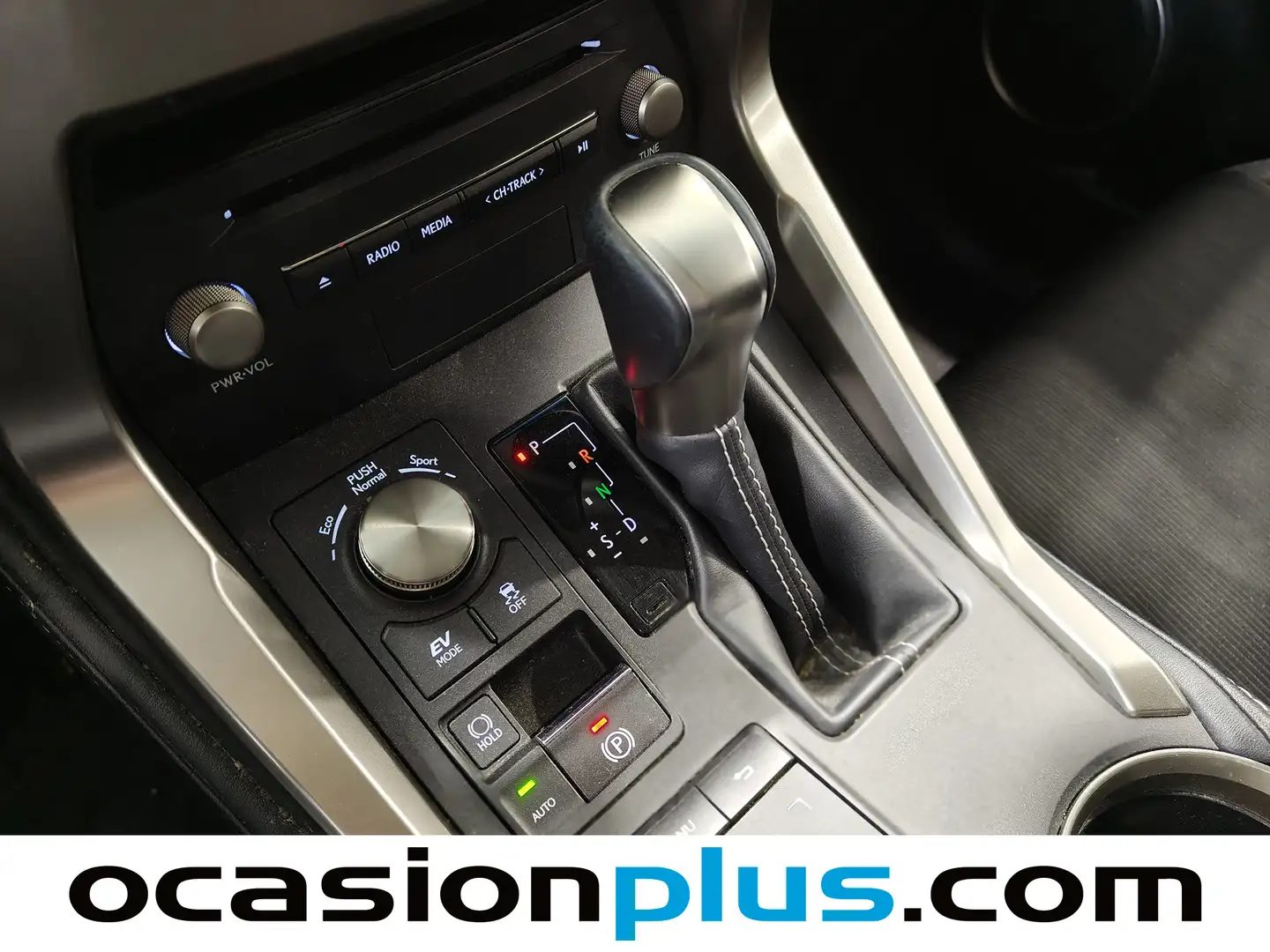 Foto Lexus NX Lexus NX Business Navigation 2WD  (197 CV)