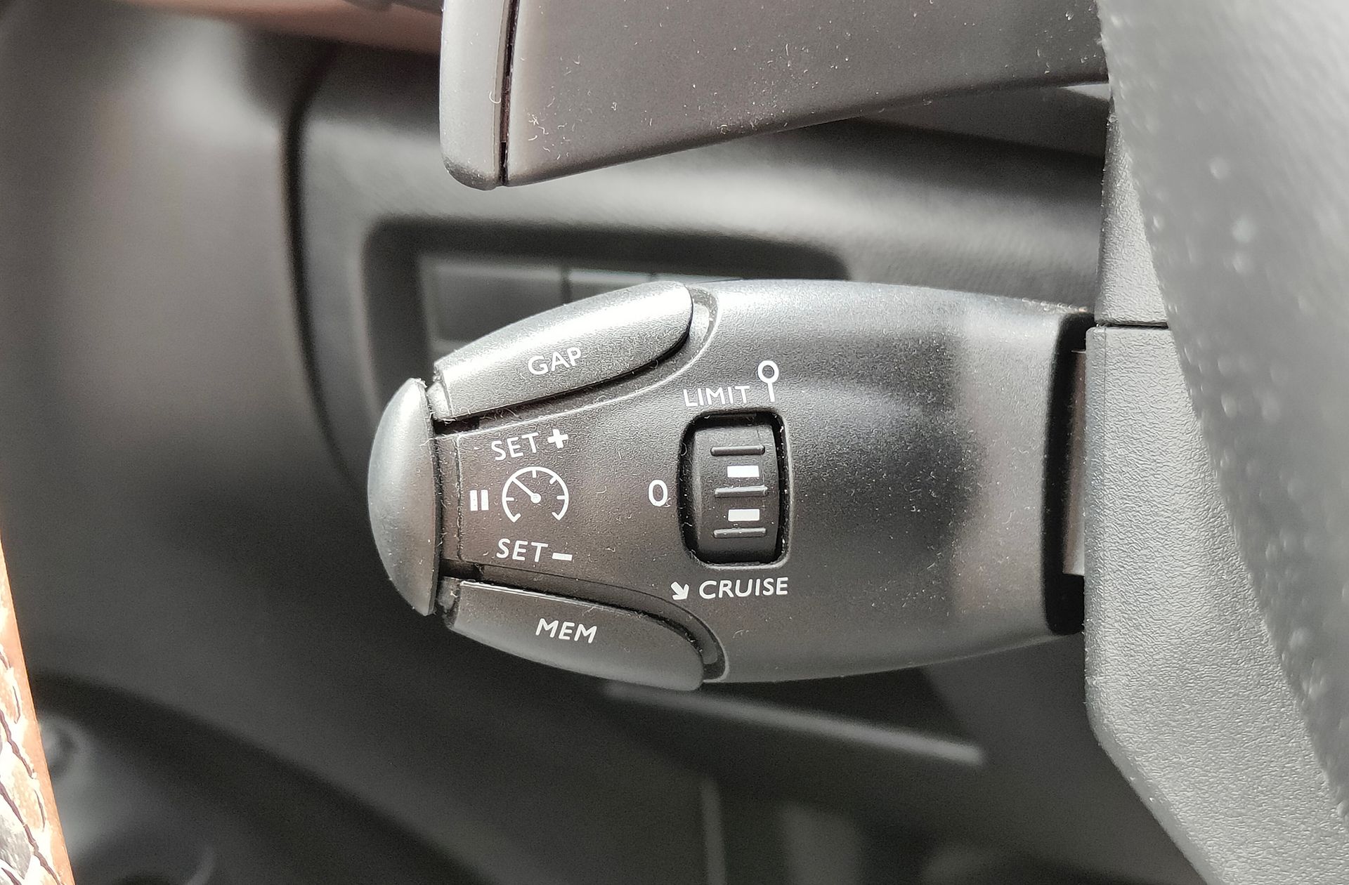 Citroën C5 Aircross PureTech 180 Feel EAT8 - foto 31