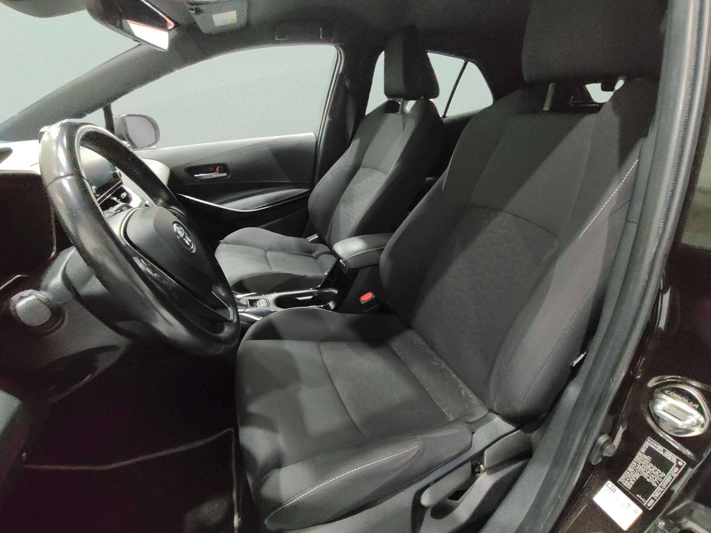 Foto asientos delanteros Toyota Corolla Toyota Corolla 1.8 125 Híbrido Feel! E-CVT (122 CV)