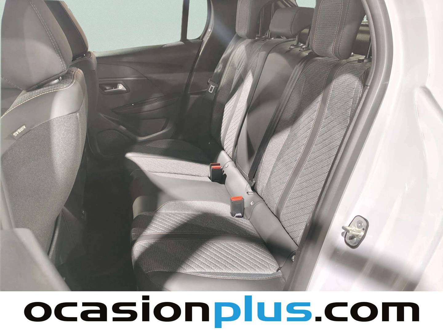 Foto asientos traseros Peugeot 208 Peugeot 208 PureTech 100 Allure (100 CV)