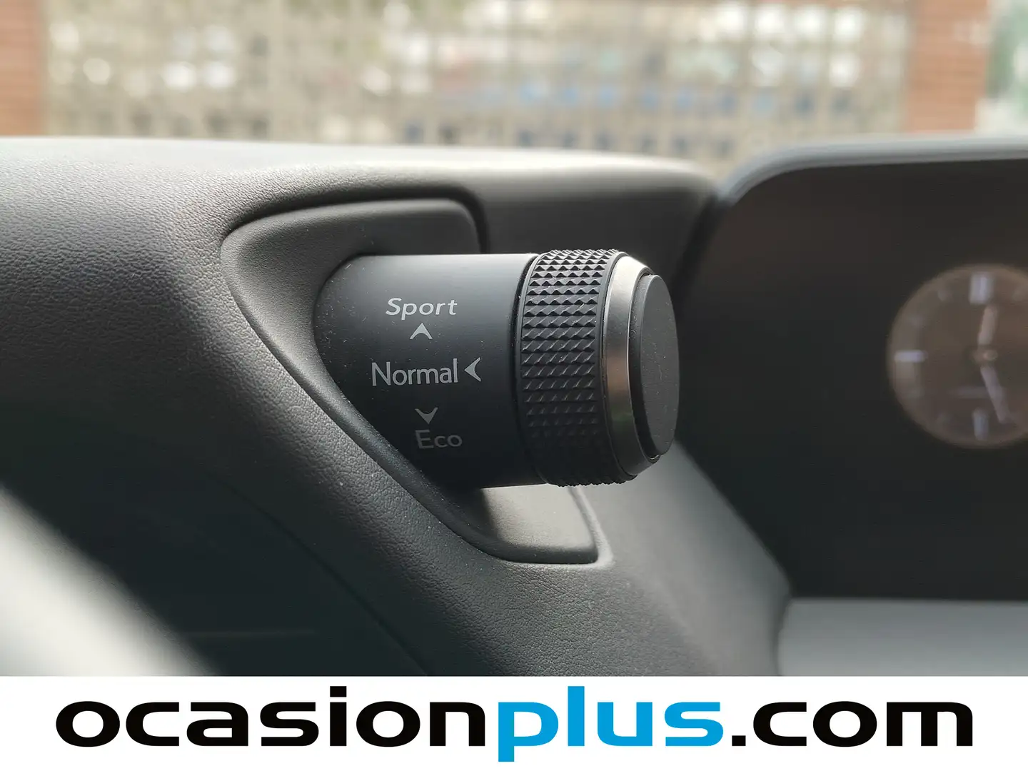 Foto Lexus UX Lexus UX 250h Business 2WD (184 CV)