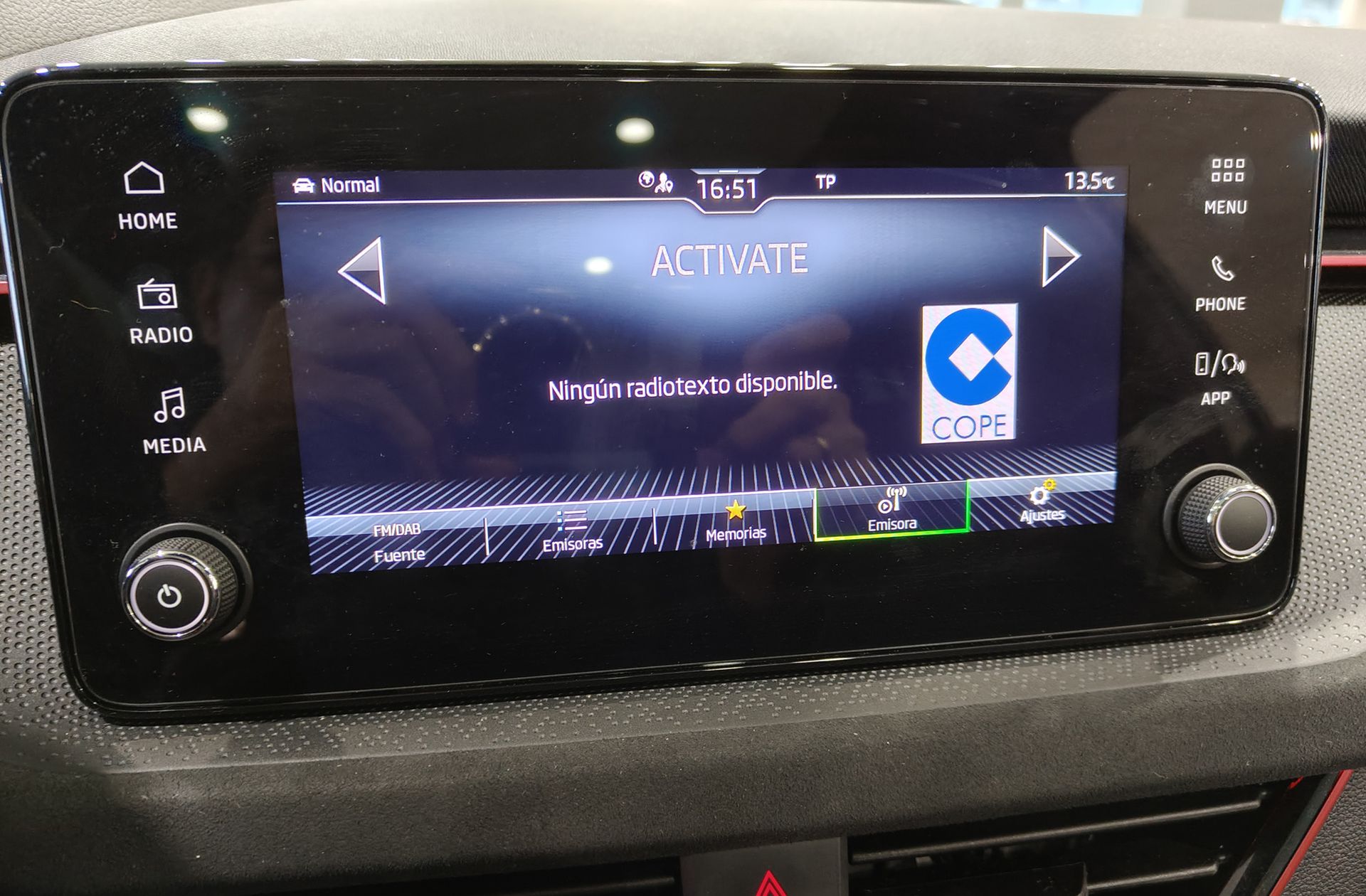 Škoda Kamiq 1.0 TSI Design DSG - foto 32