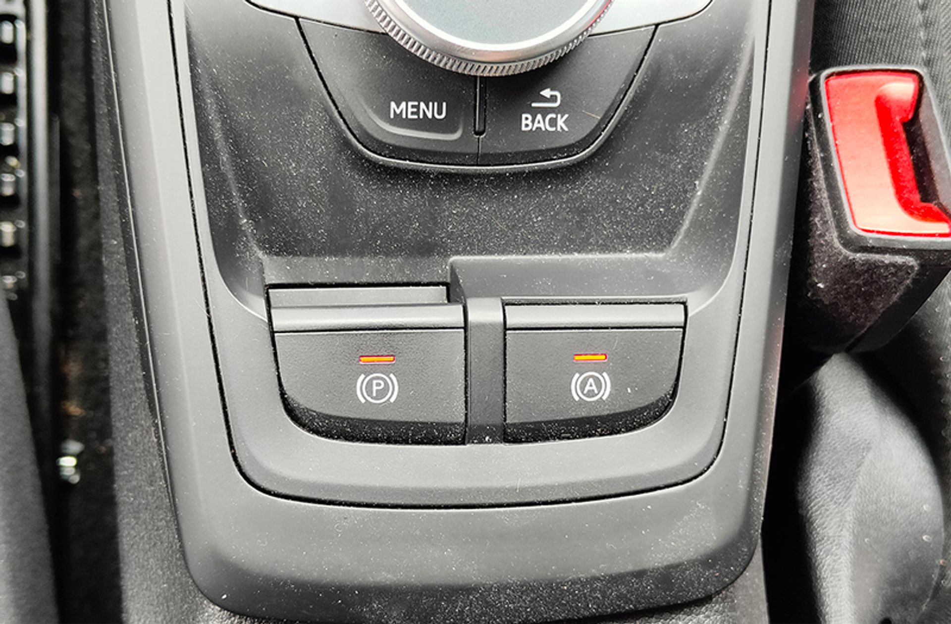 Audi Q2 Advanced 30 TDI - foto 31