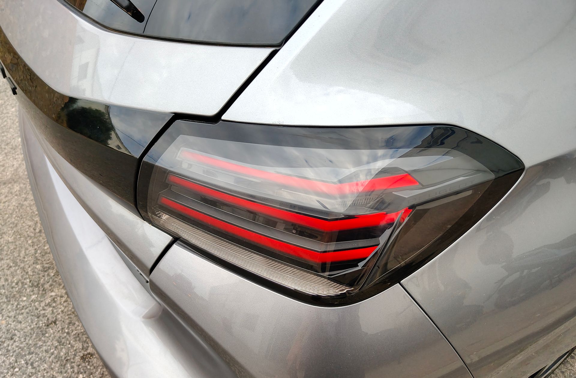 Peugeot 208 Style Hybrid 100 eDCS6 - foto 14