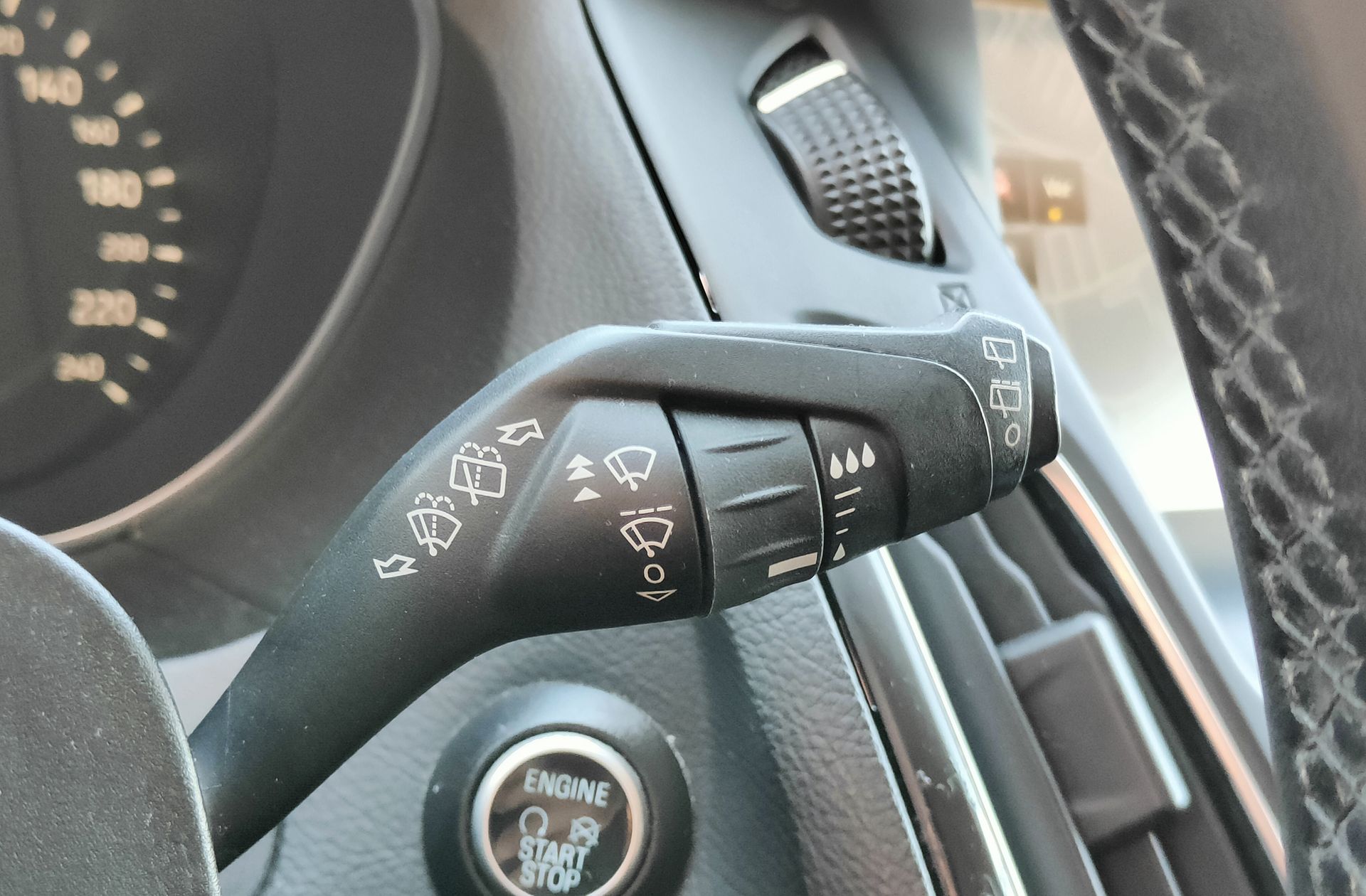 Ford Focus 1.0 EcoBoost Titanium - foto 25