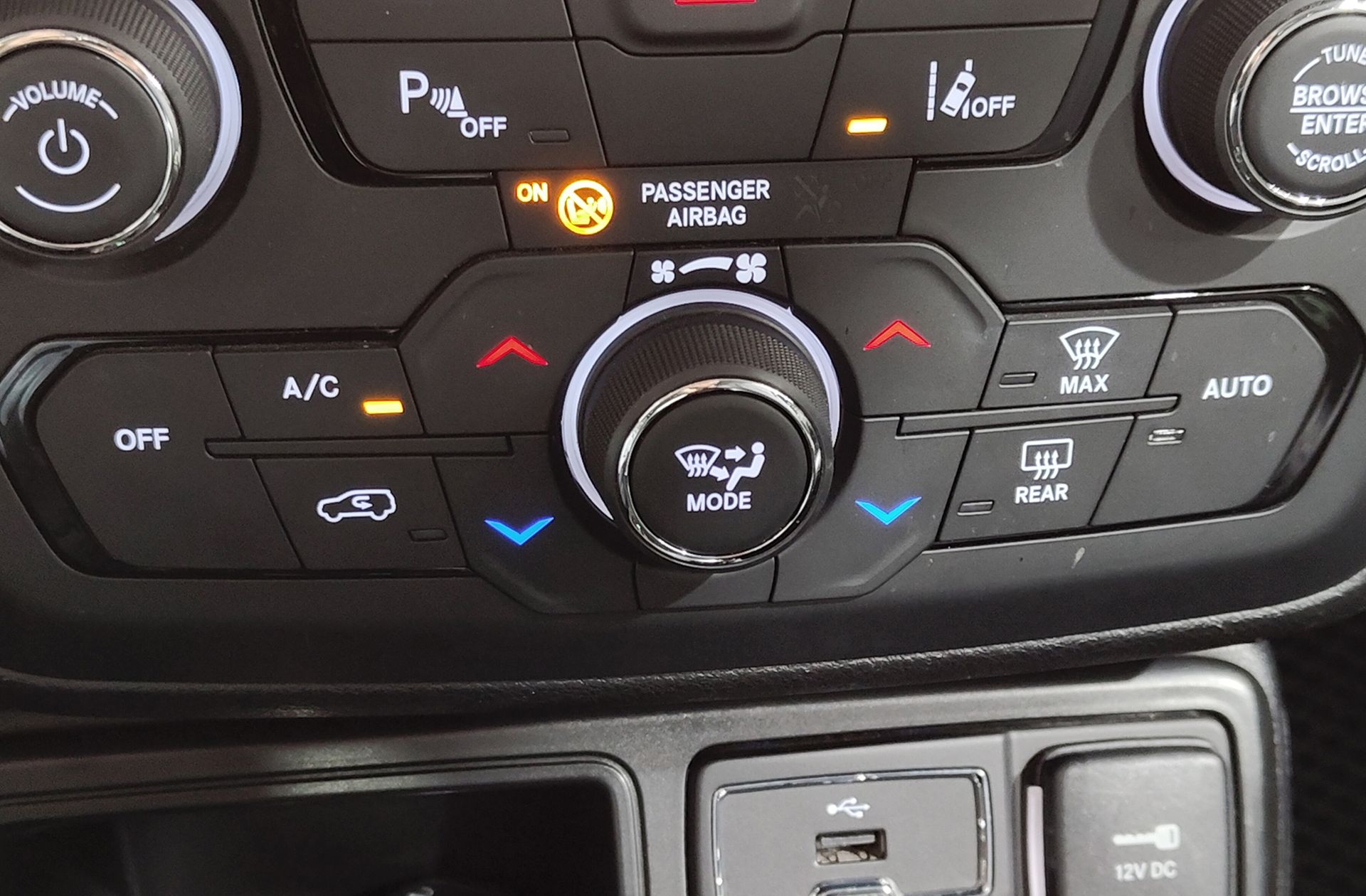 Jeep Renegade 1.6 MultiJet Limited 4x2 Ddct - foto 32