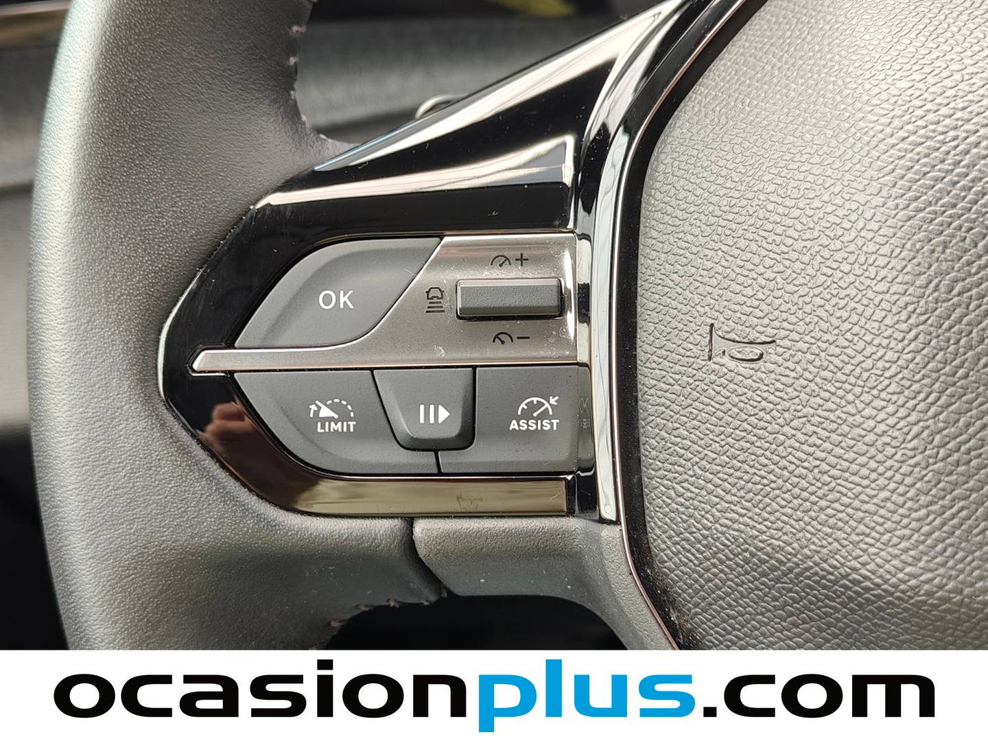 Peugeot 408 Peugeot 408 Allure Hybrid eDCS6 (136 CV) seminuevo