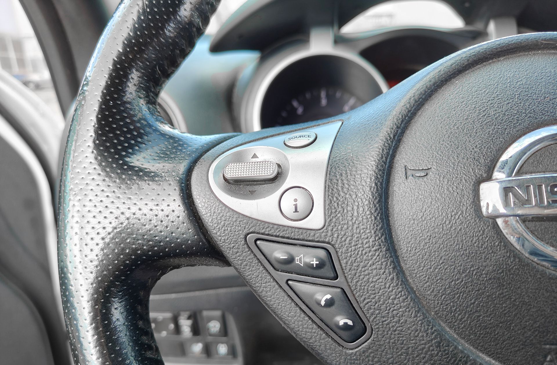 Nissan Juke 1.5 dCi N-Tec 4x2 - foto 26