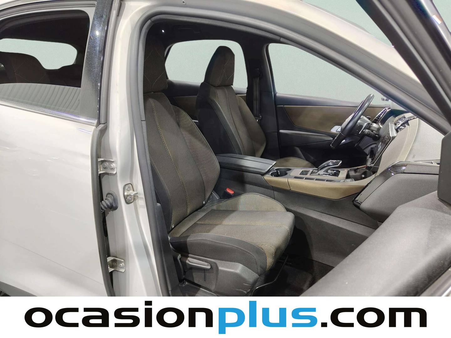 Foto DS DS 7 Crossback DS DS7 Crossback BlueHDi 130 DE Bastille + AT (130 CV)