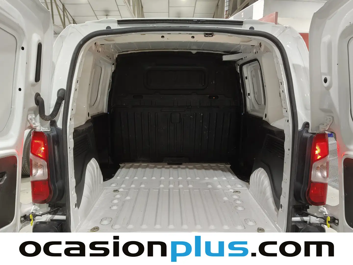 Foto Peugeot Partner Peugeot Partner BlueHDi 100 S&S Pro Standard 600kg (98 CV)