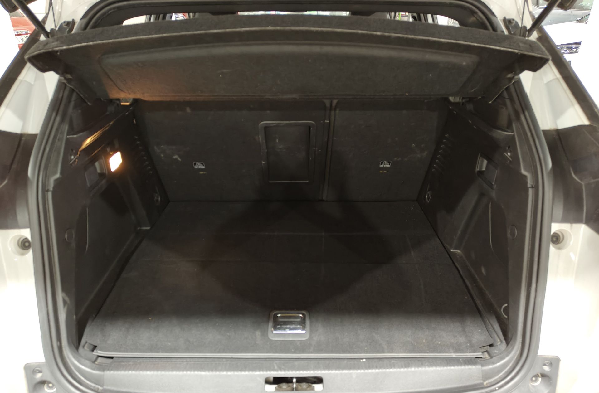 Peugeot 3008 300 Allure Pack e-EAT8 - foto 17