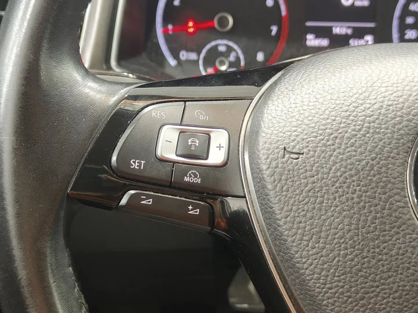 Foto Volkswagen T-Roc Volkswagen T-Roc Advance Style 1.0 TSI  (115 CV)