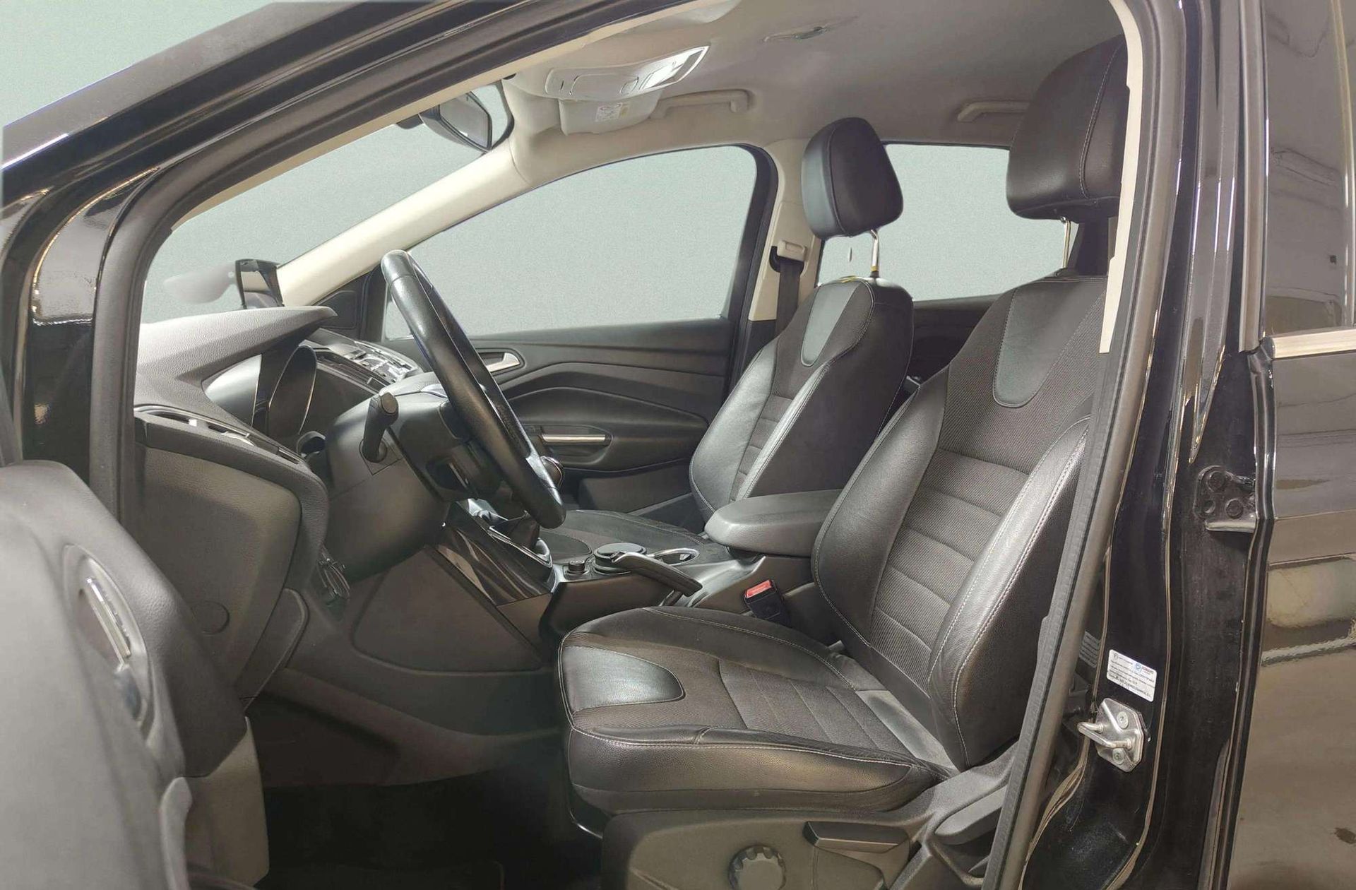 Ford Kuga 1.6 EcoBoost Titanium 4x2 - foto 13