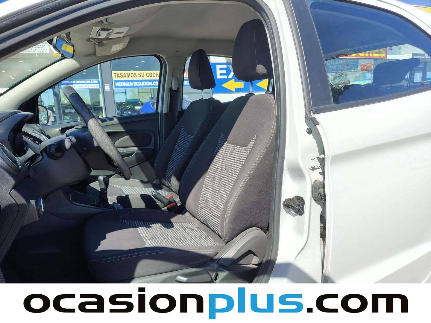 Foto asientos delanteros Ford Ka+ Ford Ka+ 1.2 Ti-VCT Essential (70 CV)