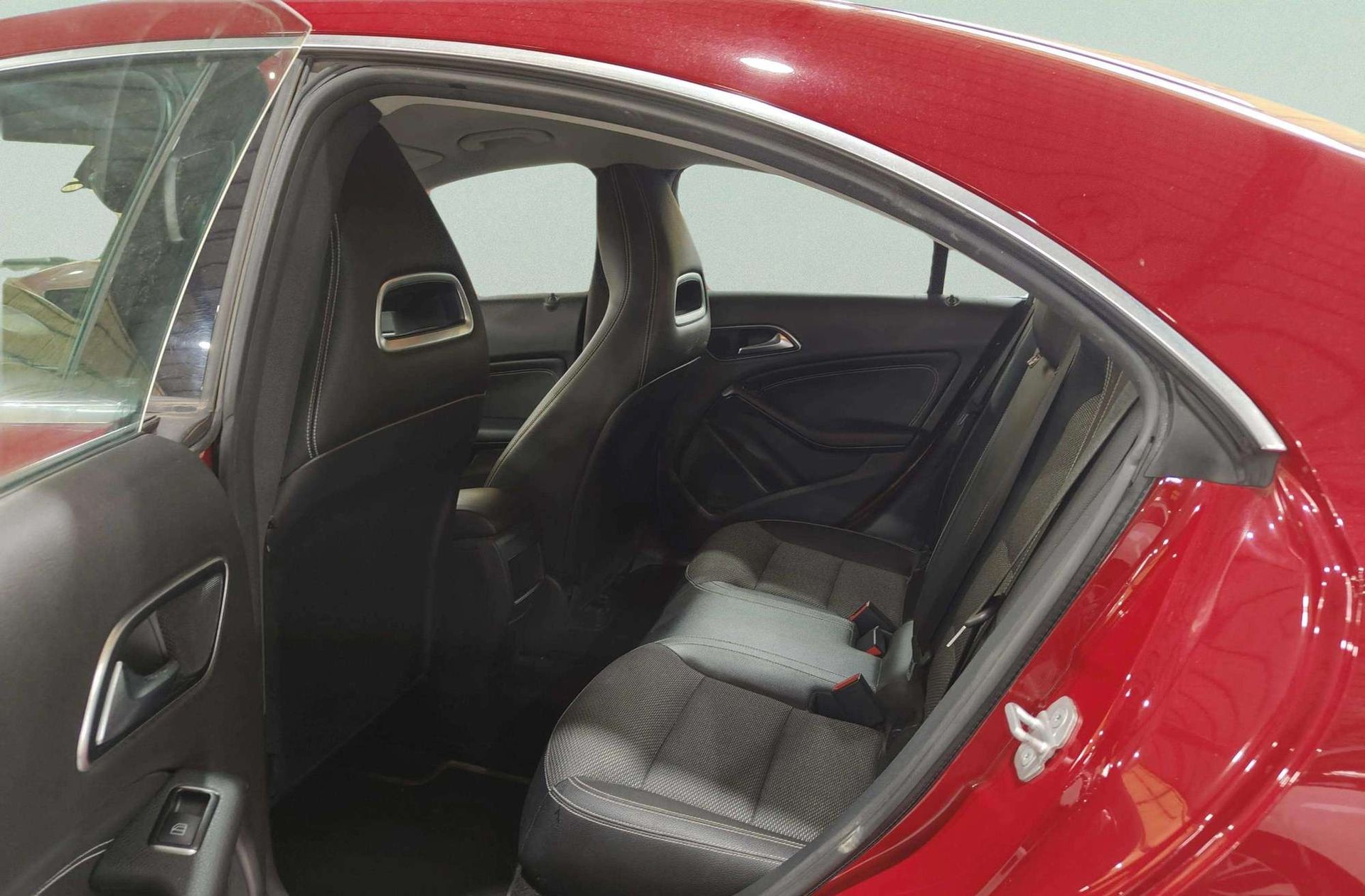 Mercedes-Benz CLA 200 - foto 9