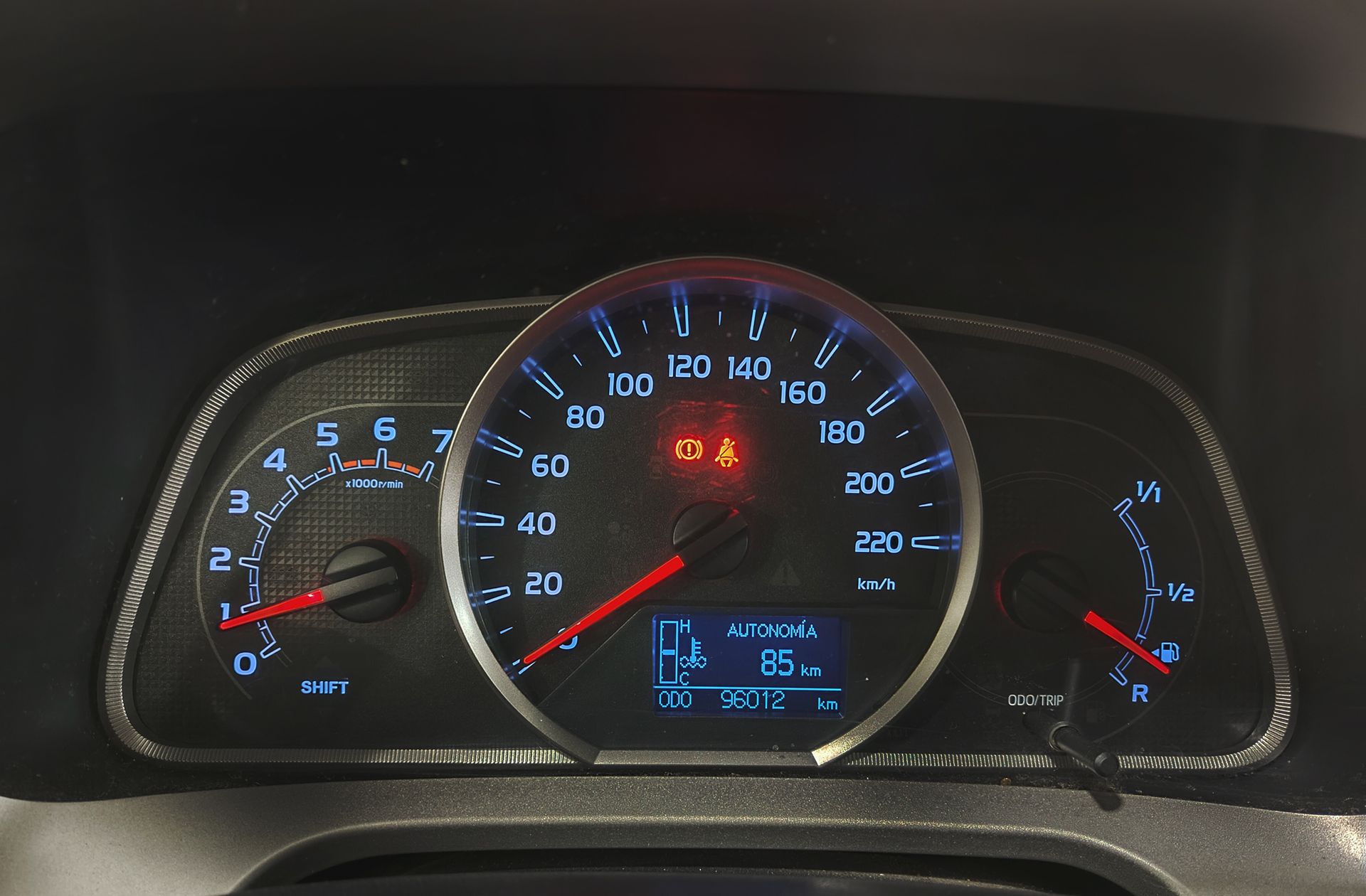 Toyota RAV4 120D Advance 4x2 - foto 22