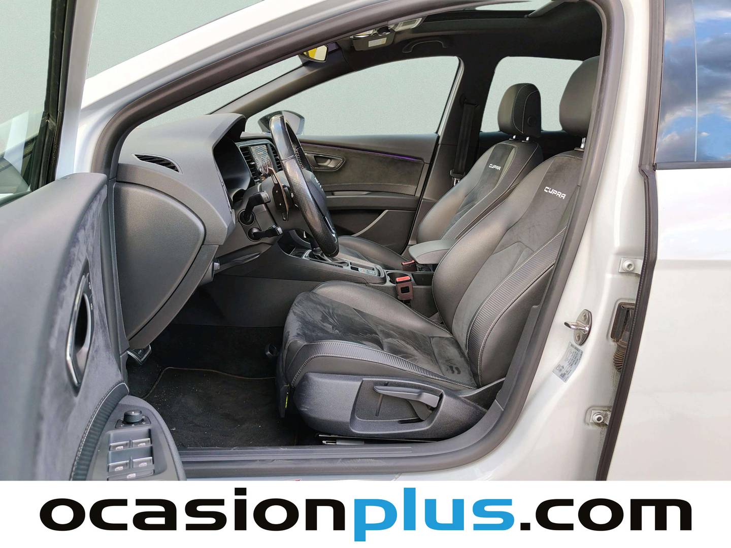 Foto asientos delanteros Seat León Seat León 2.0 TSI S&S Cupra DSG (300 CV)