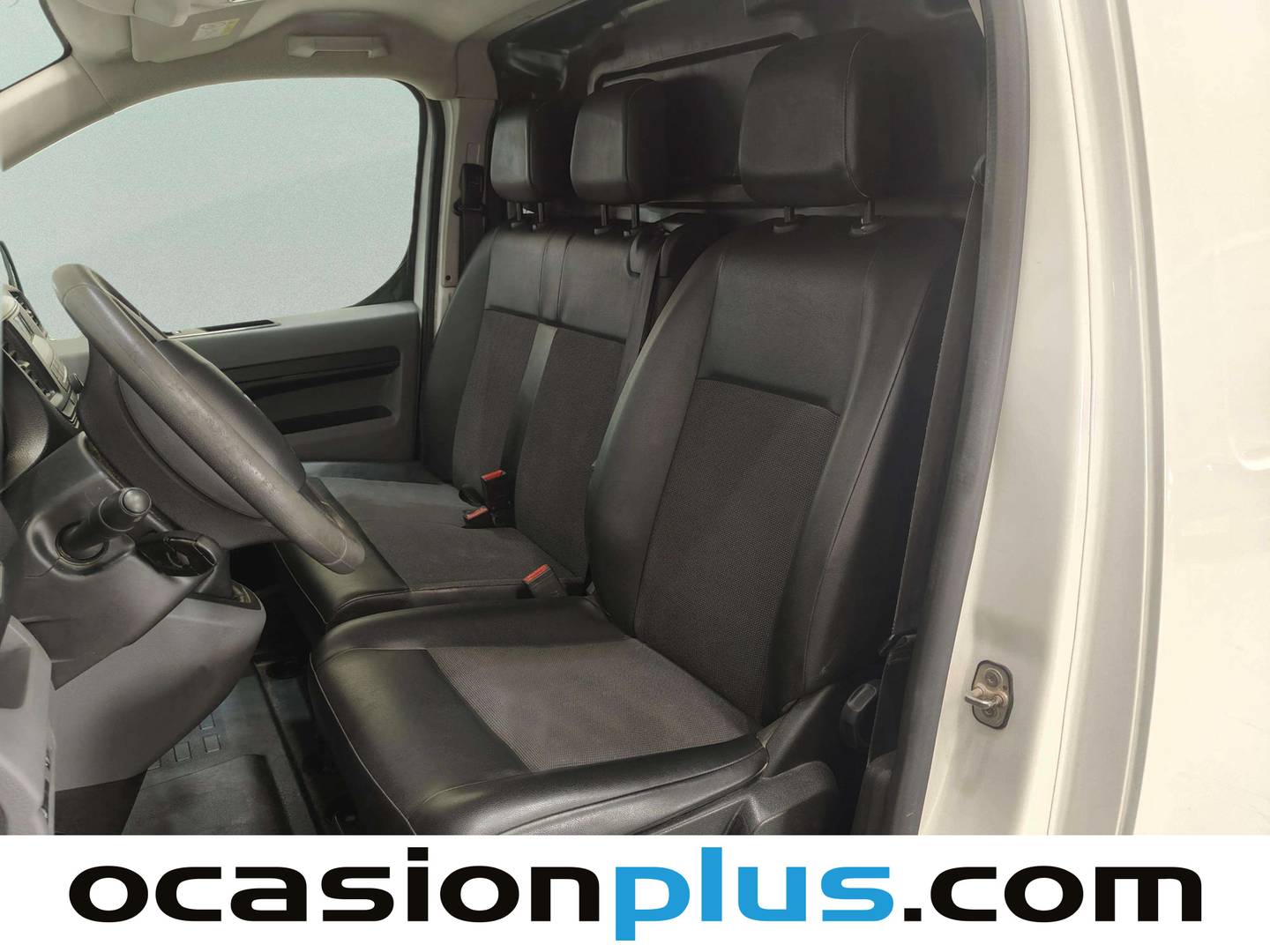Foto asientos delanteros Peugeot Expert Peugeot Expert Furgon BlueHDi 120 S&S Pro Standard (120 CV)