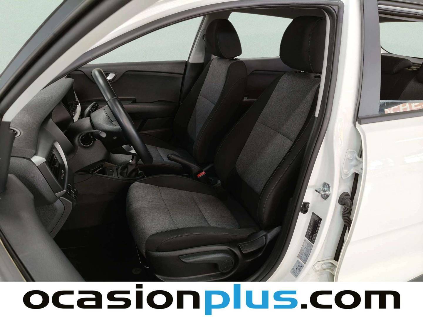 Foto asientos delanteros KIA Stonic KIA Stonic 1.0 T-GDi MHEV MT Concept (100 CV)