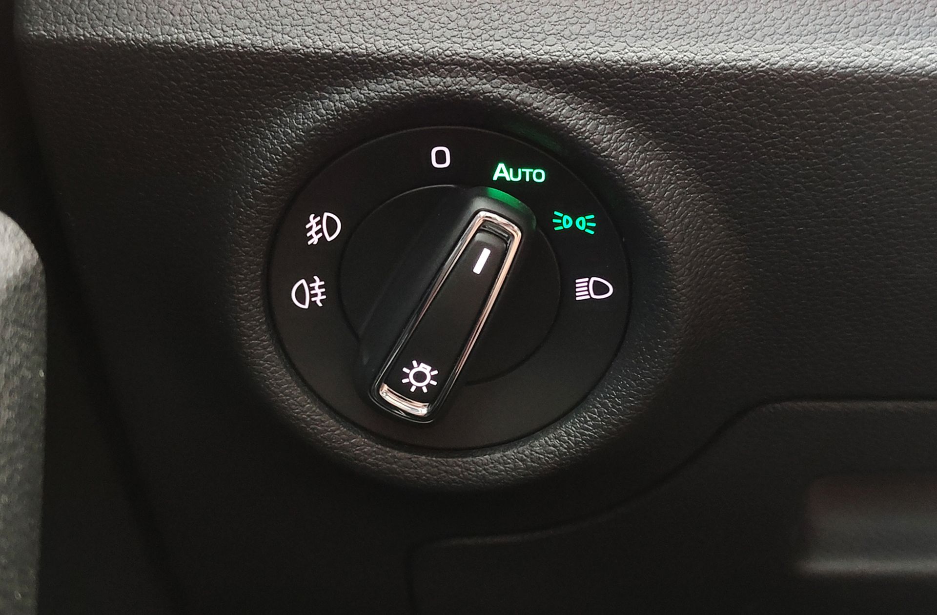 Škoda Kamiq 1.0 TSI Montecarlo DSG - foto 30