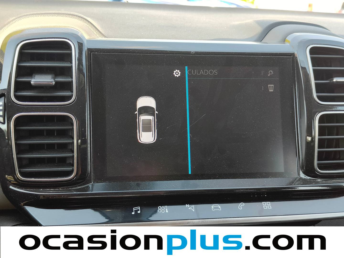 Extras y acabados del Citroën C5 Aircross Citroën C5 Aircross BlueHdi 130 S&S Live (131 CV)
