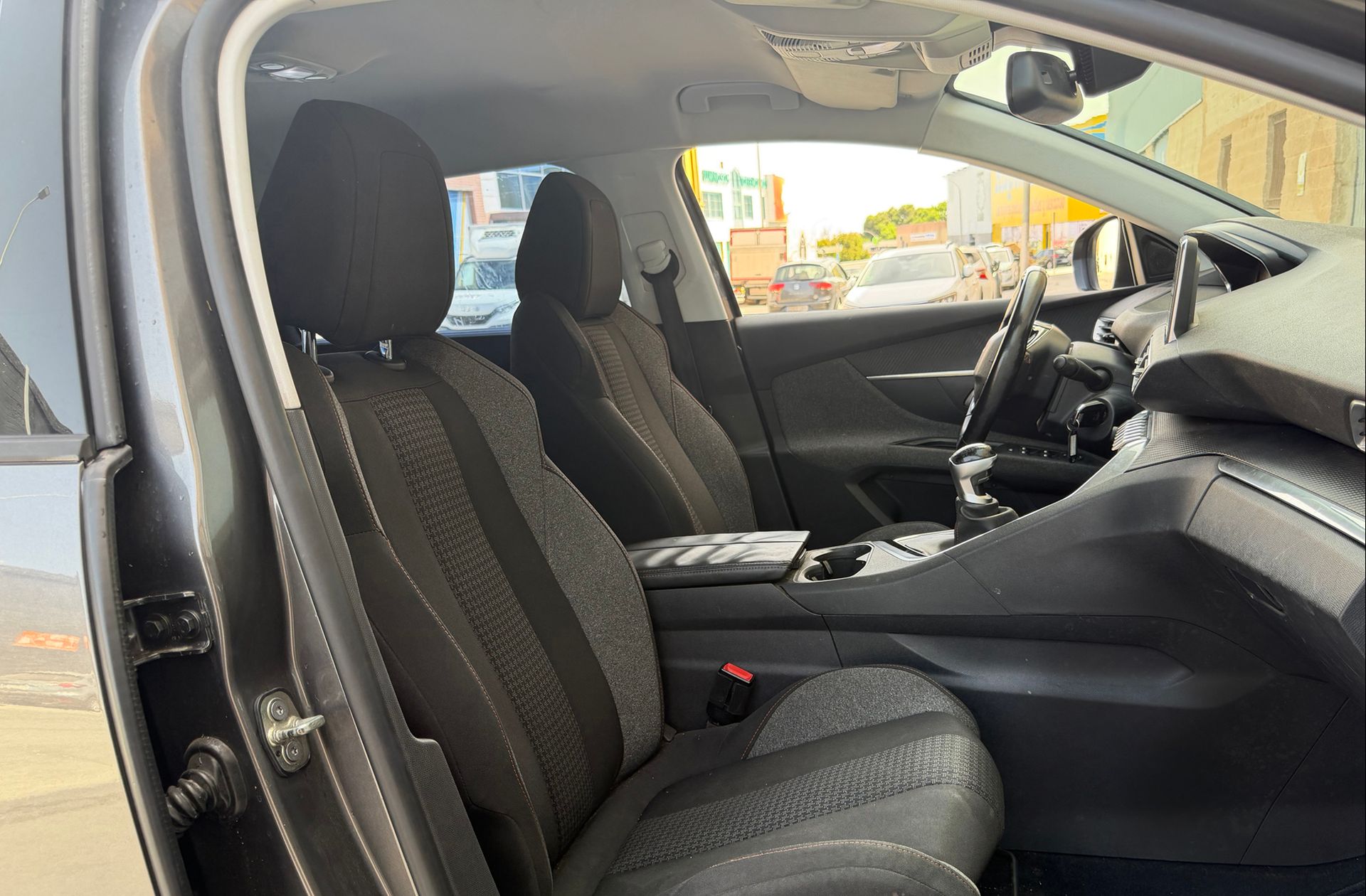 Peugeot 5008 1.2L PureTech Active 7 plazas - foto 18
