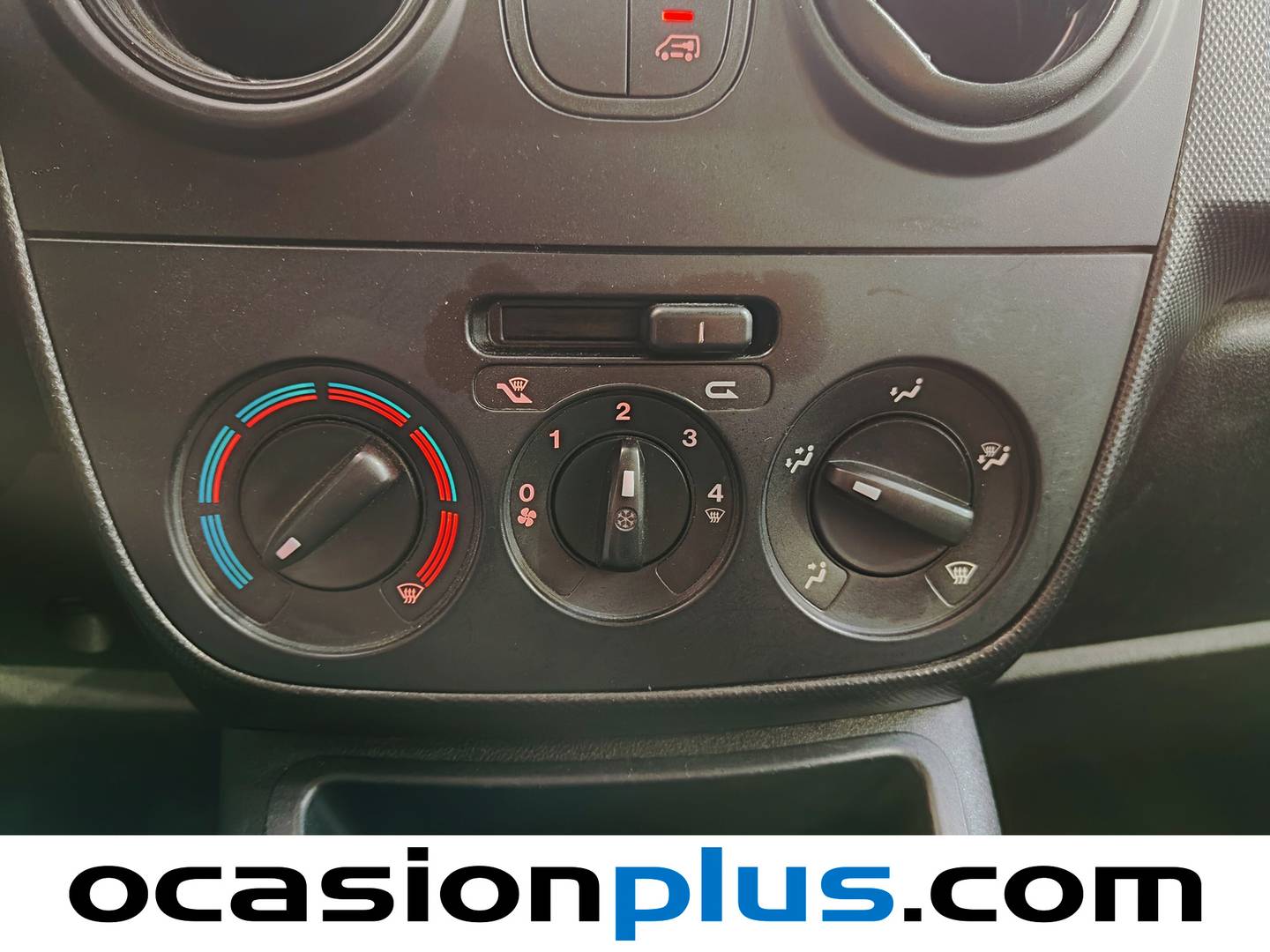 Extras y acabados del Fiat Fiorino Fiat Fiorino Cargo Furgon 1.3 Multijet Base N1 (80 CV)