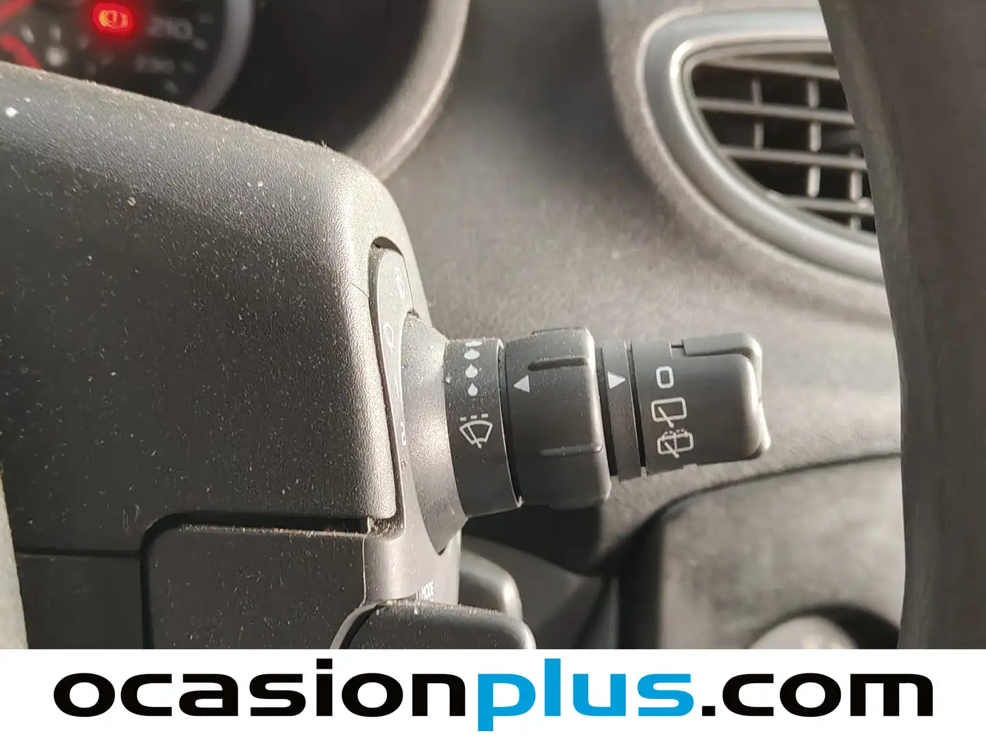 Foto Renault Clio Renault Clio 1.2 16v Pack Authentique (75 CV)